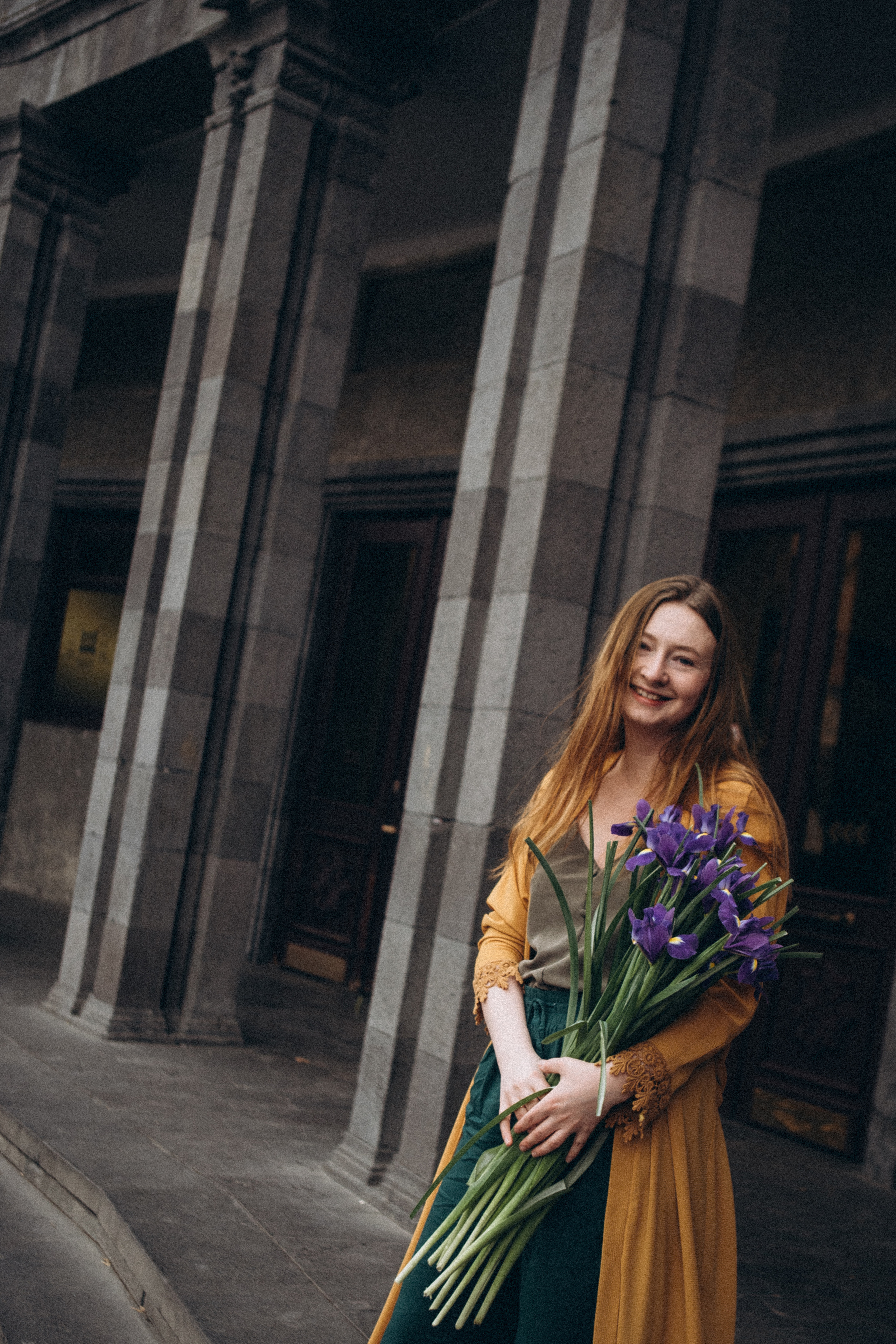 Весенняя прогулка с ирисами. Даша Яковенко Фотограф Спб