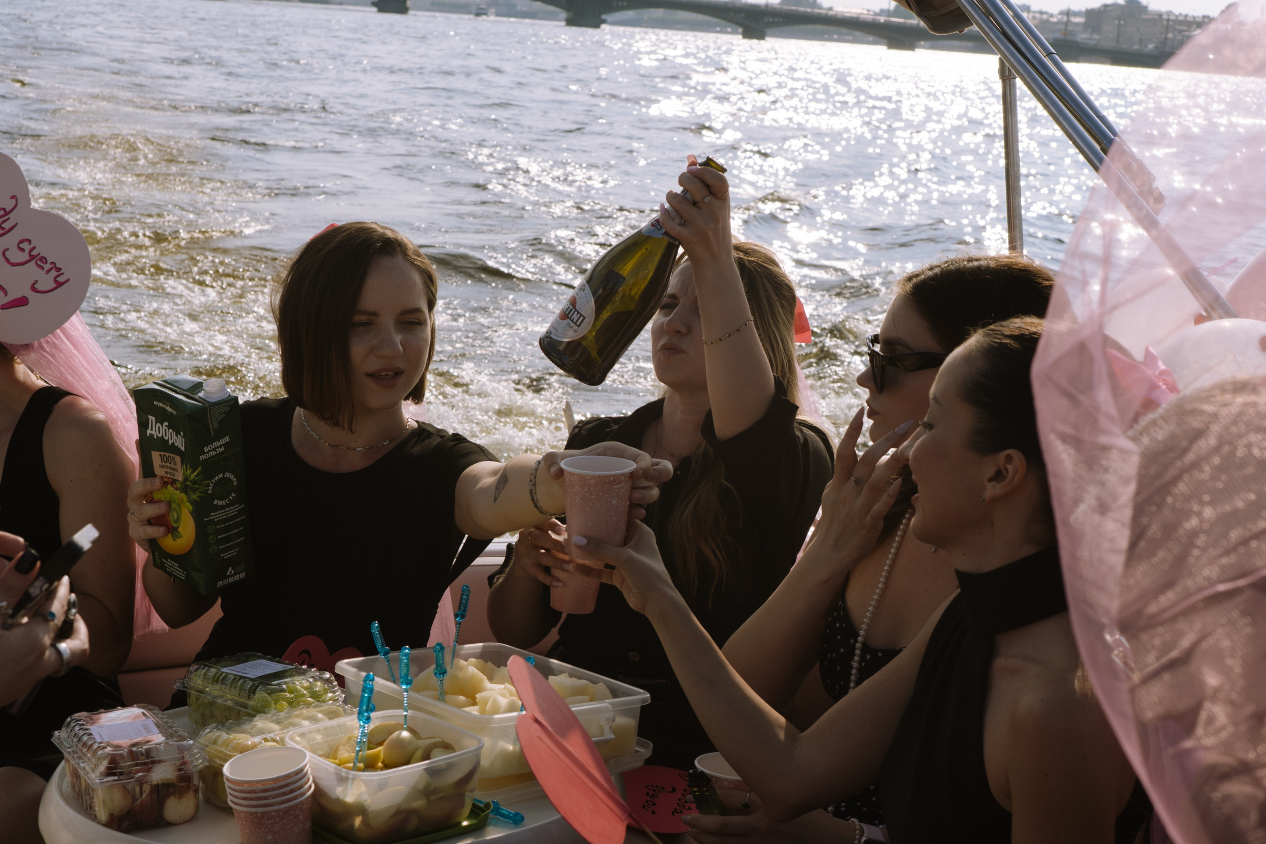 ДЕВИЧНИК НА КАТЕРЕ. Профессиональный фотограф, Санкт-Петербург — Виктория Богомолова