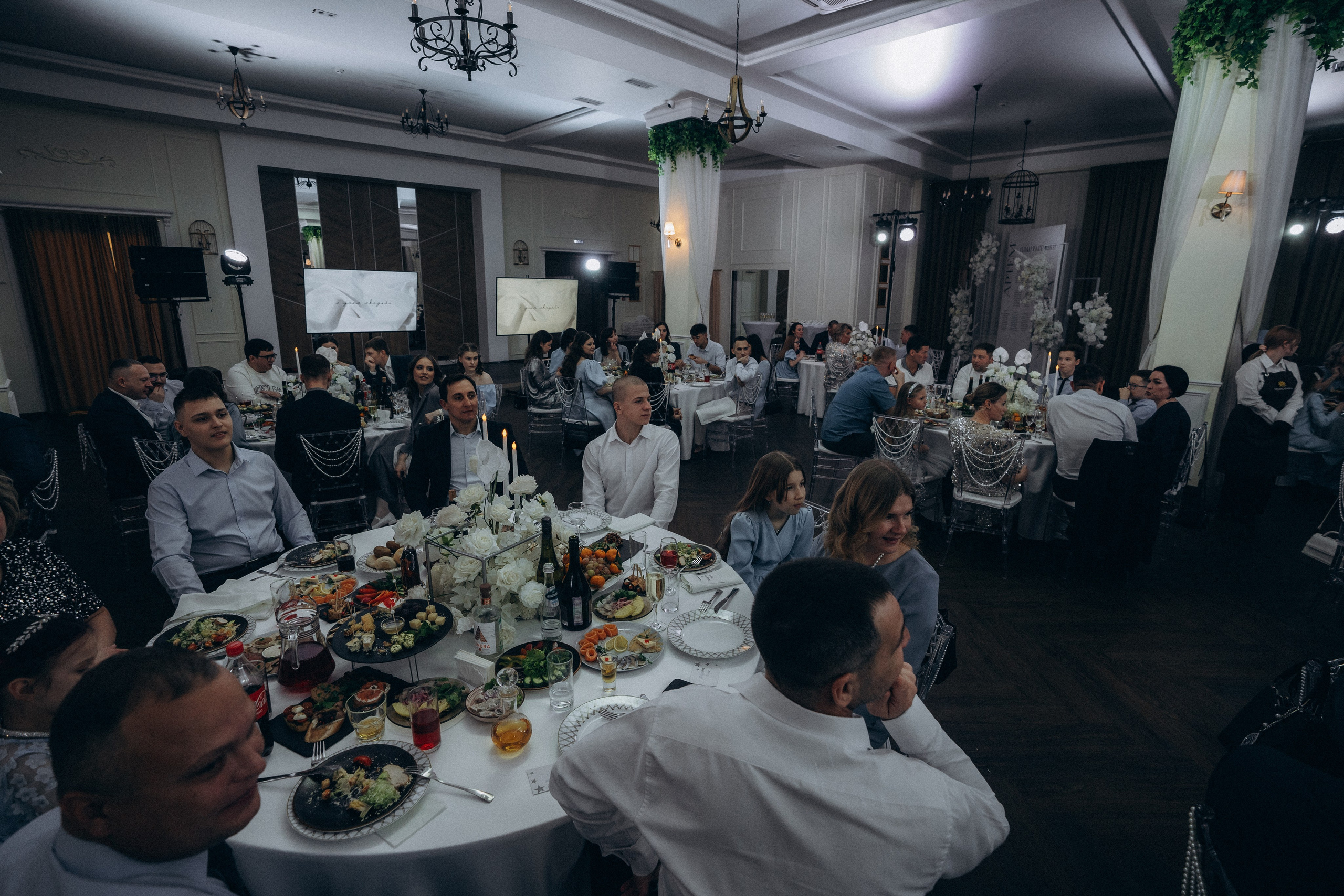 СВАДЕБНАЯ СЬЕМКА СБОРОВ В ОТЕЛЕ И ВЫЕЗД НА ЦЕРЕМОНИЮ (СНЯТО В СИБИРЕ В НИЖНЕВАРТОВСКЕ). Профессиональный фотограф, Санкт-Петербург — Виктория Богомолова