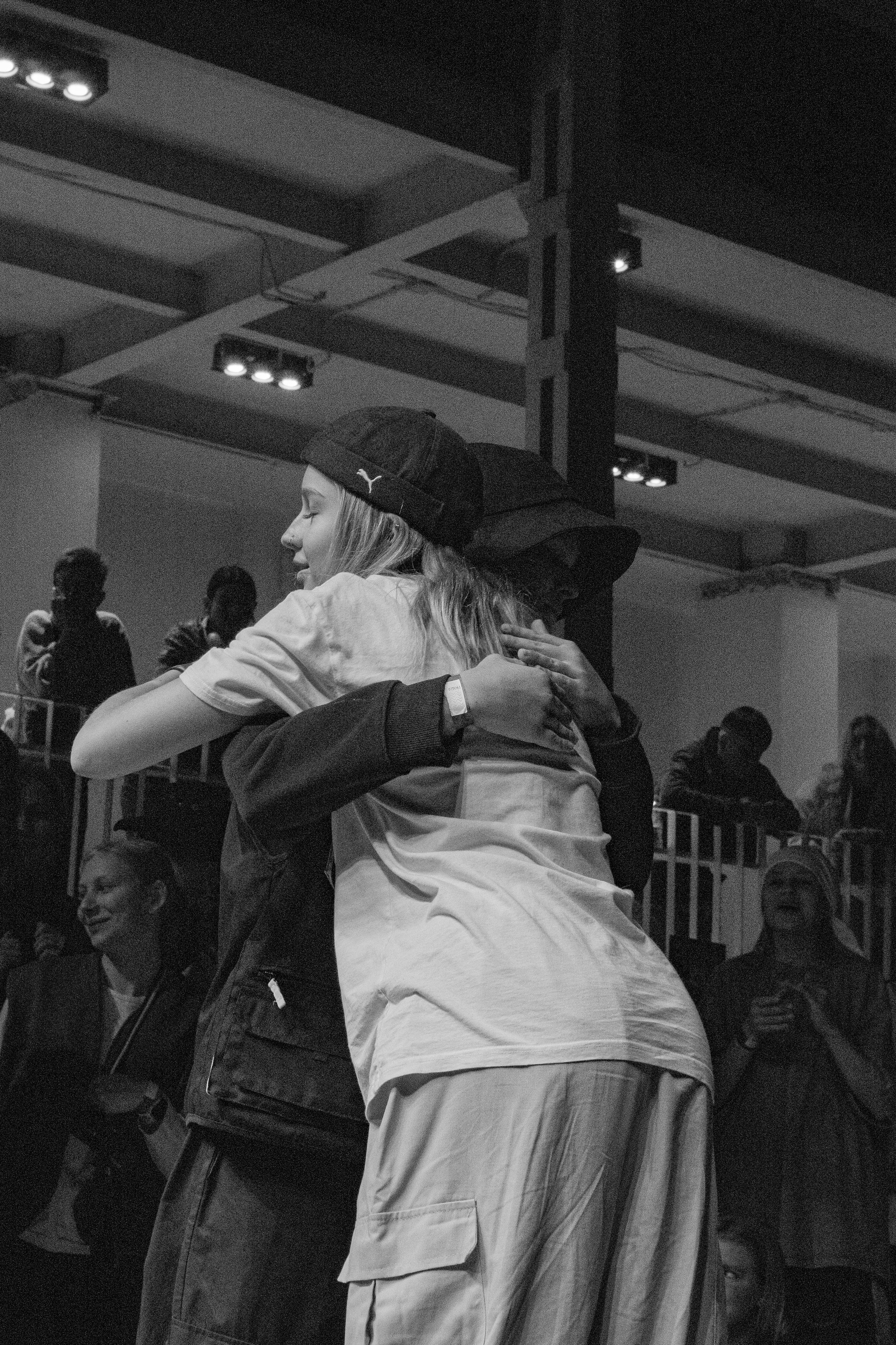 LORDS OF THE UNDERGROUND 27/10/25 (@youlovebu). Соня бу тебя сфоткала