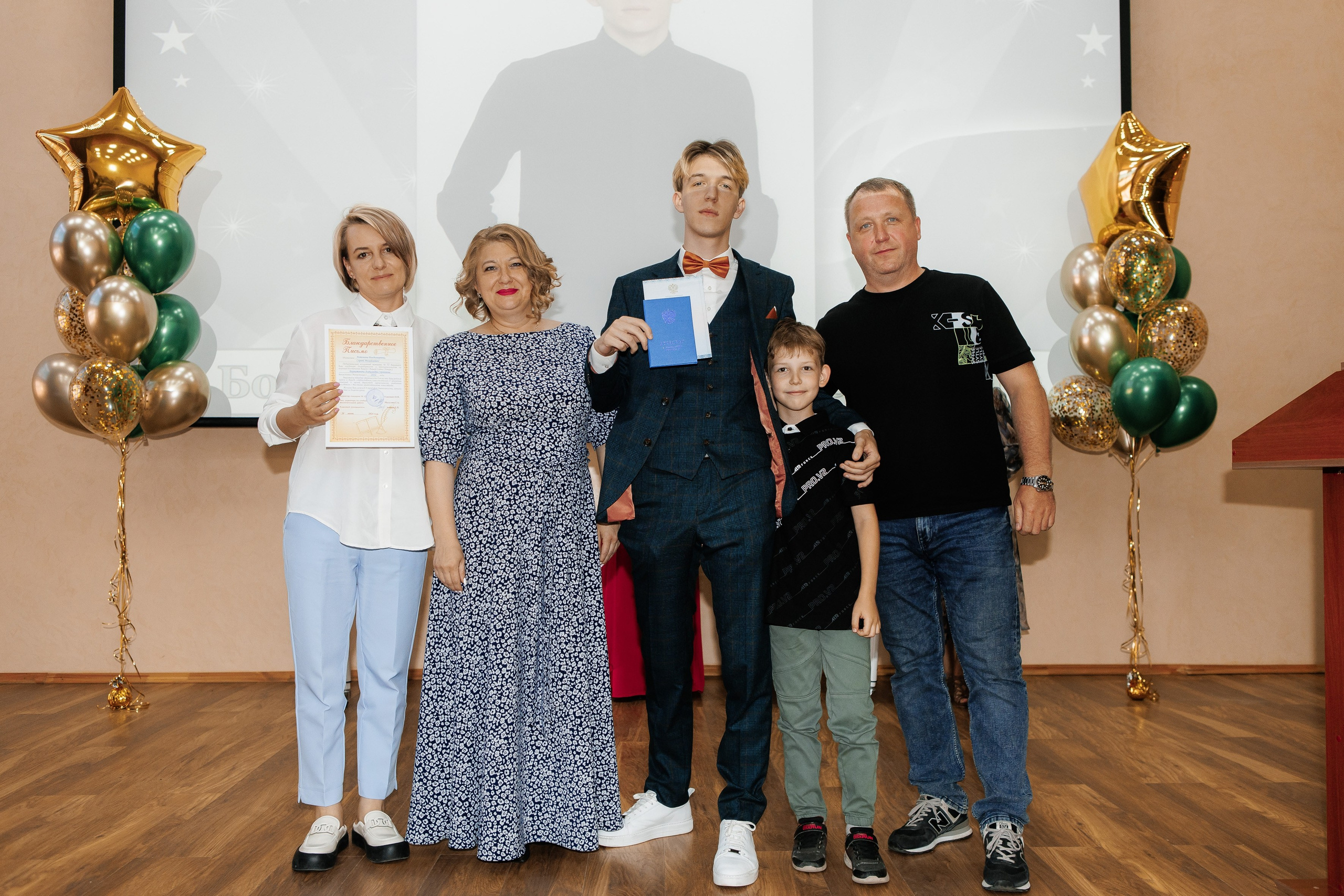 Выпускной Гимназия 12 2024 г. Свадебный и портретный Фотограф в Липецке Дмитрий Котюков