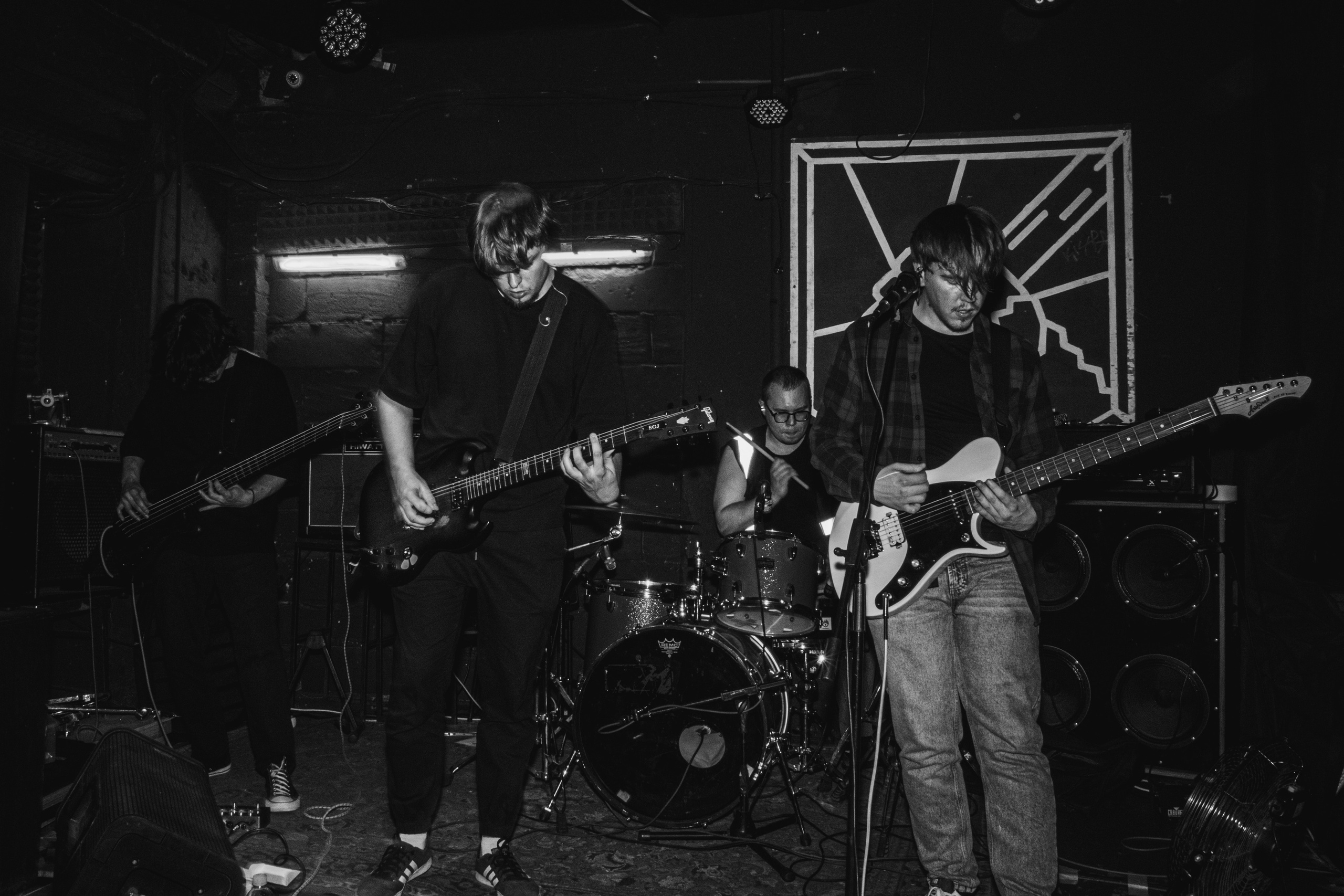 Ютани & о т м е ж & Вещи в картонной коробке 08.08.2025. Репортажный фотограф в Москве Legiodot