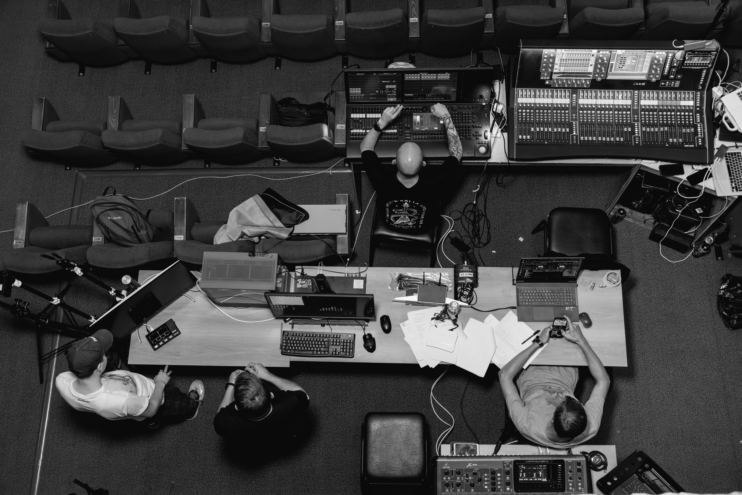 Backstage. Занимаюсь профессиональной фотографией и живу рядом с Байкалом. Работаю в разных жанрах