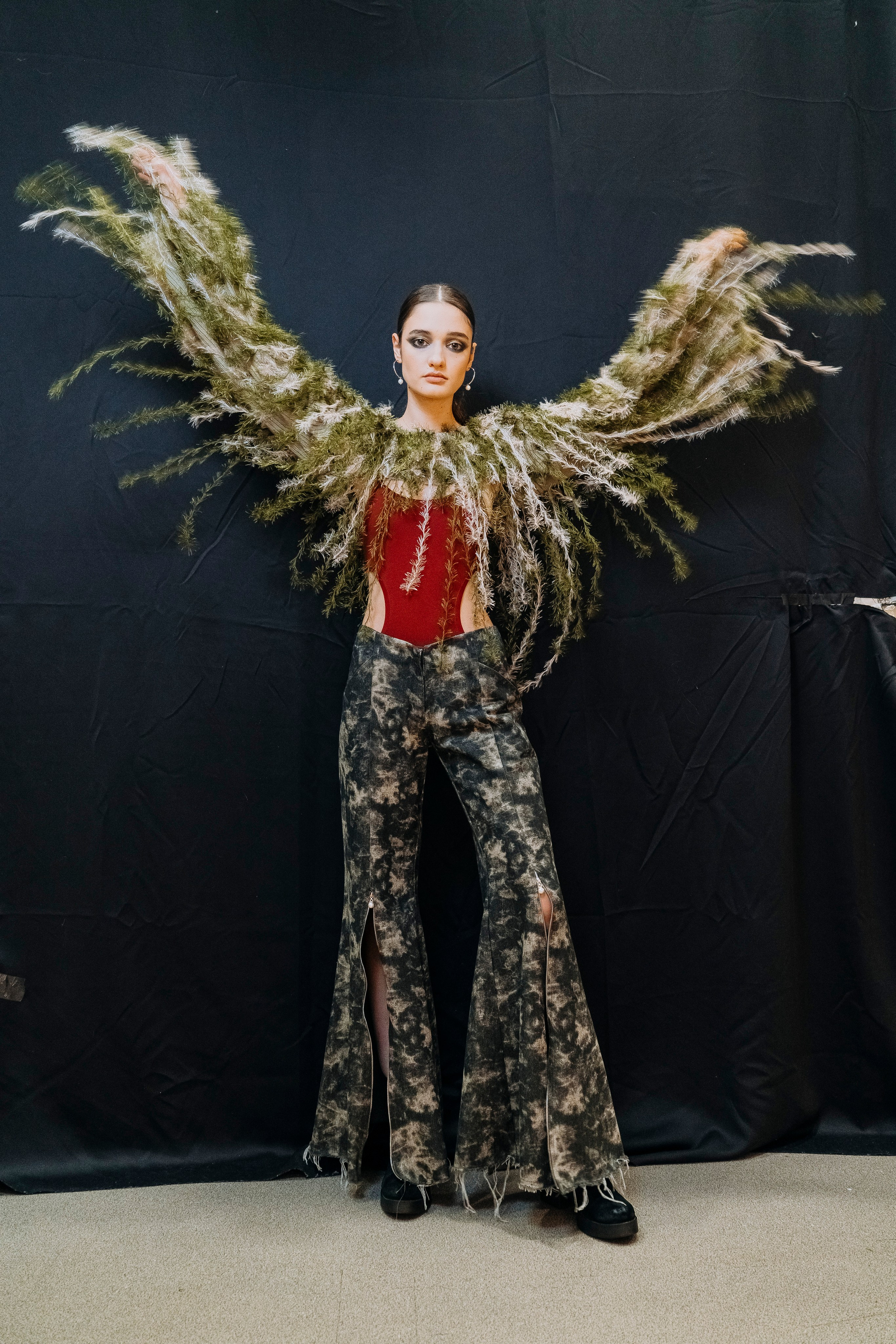 B&D FASHION SHOW: Мода как искусство. Переосмысление классики. Больше: https://sinonim.org/improve#res. Профессиональный портретный фотограф в Москве Владимир Глаголев