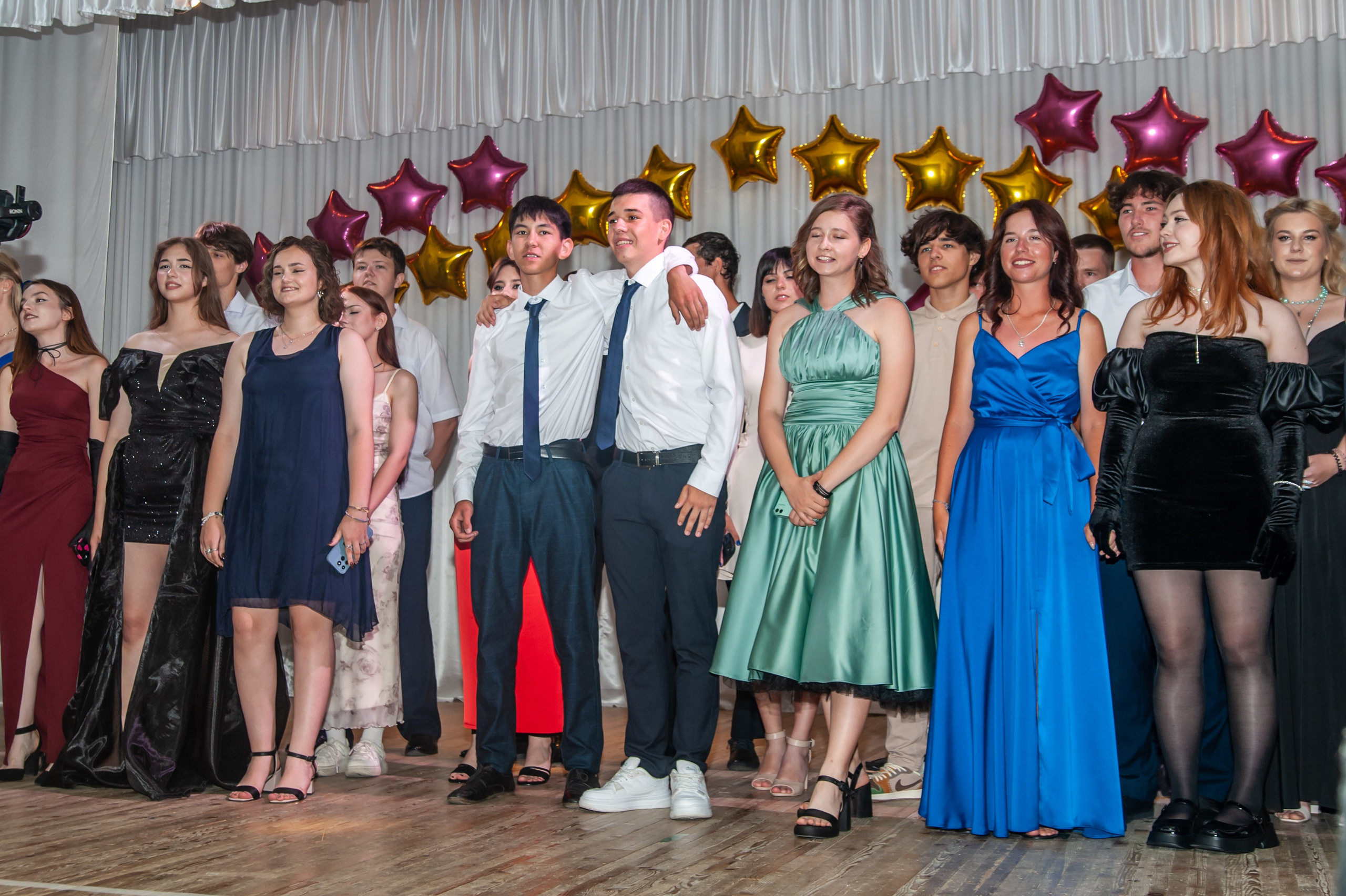 Выпускной МАОУ СОШ № 17 им. Эдуарда Есаяна. Свадебный и семейный фотограф Денис Лукьянов в Краснодаре, Краснодарском крае и Республике Крым