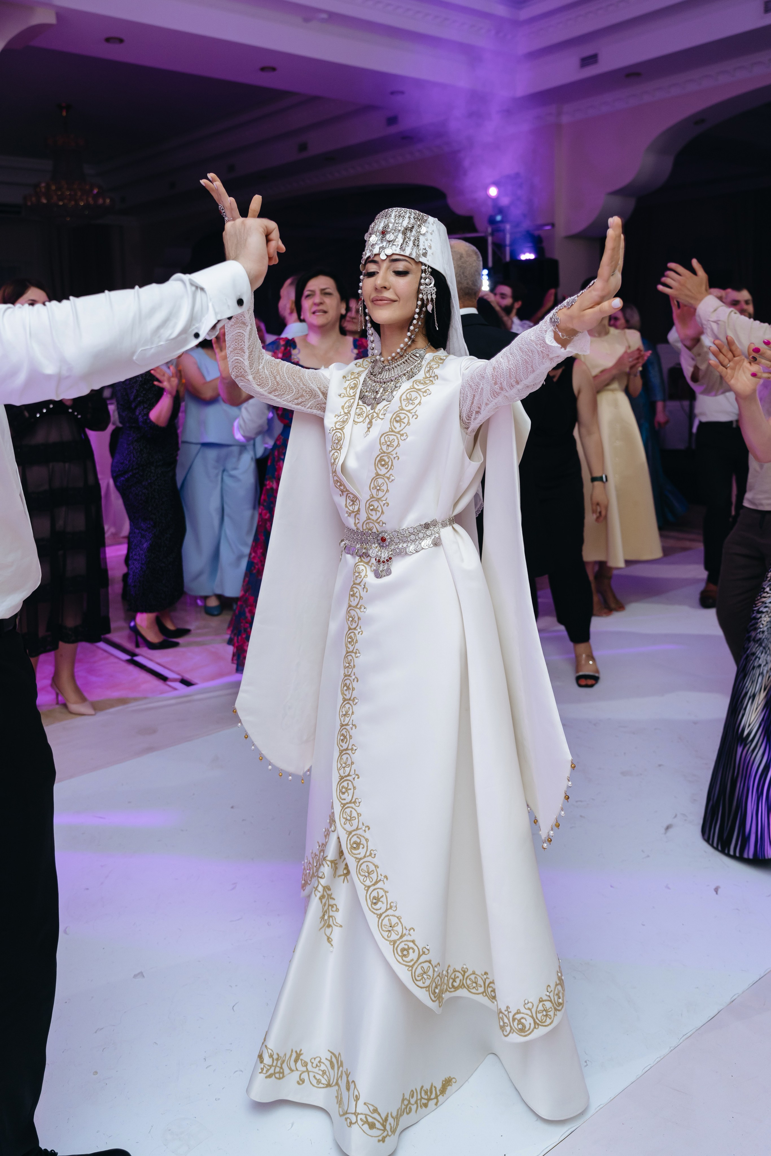 Артем и Лусине. Свадебный фотограф Красноярск Вязьминова Мария