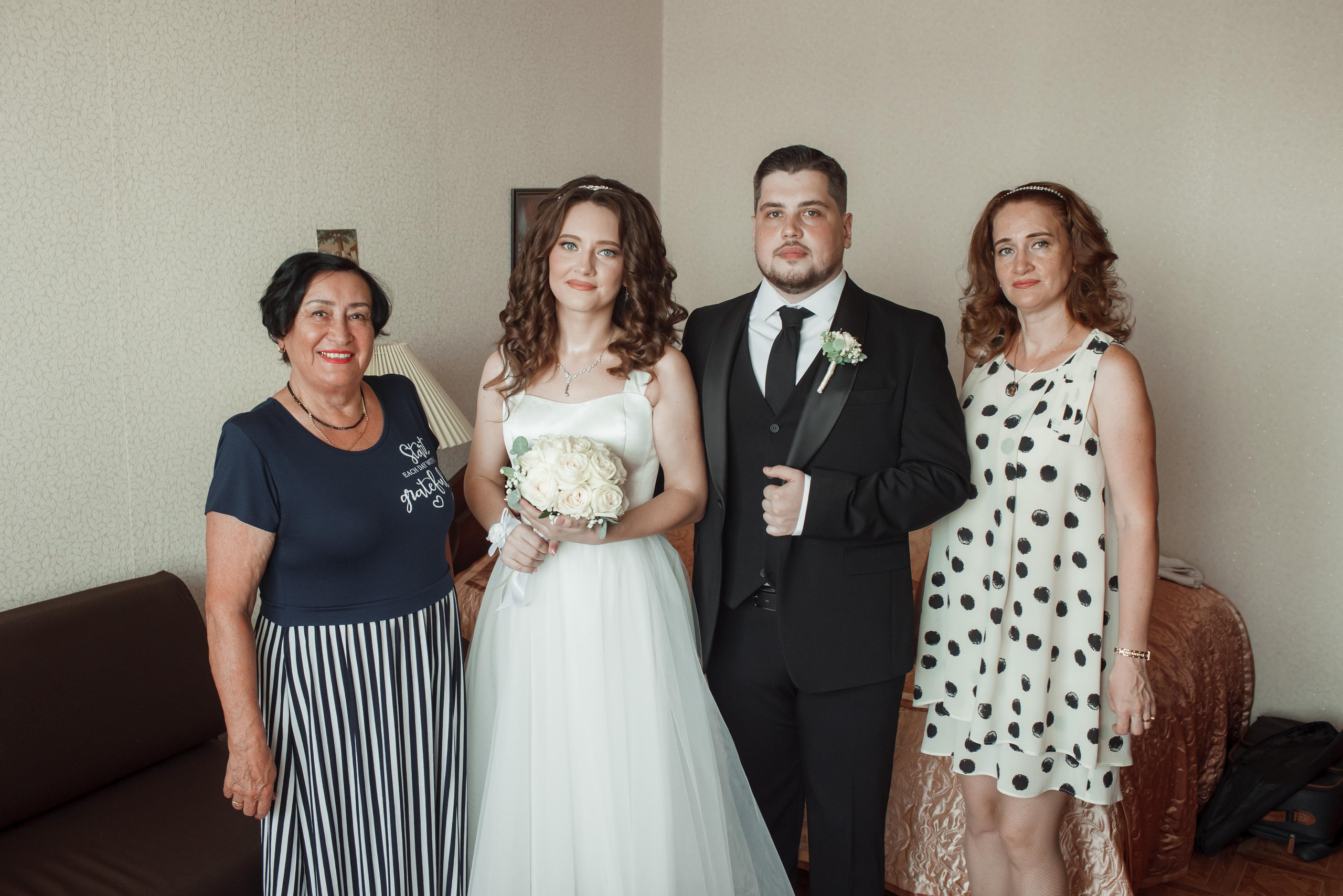 Рома и Оля, ЗАГС в г. Королев, прогулка по ВДНХ. Свадебный и репортажный фотограф (Москва, Королев и другие)