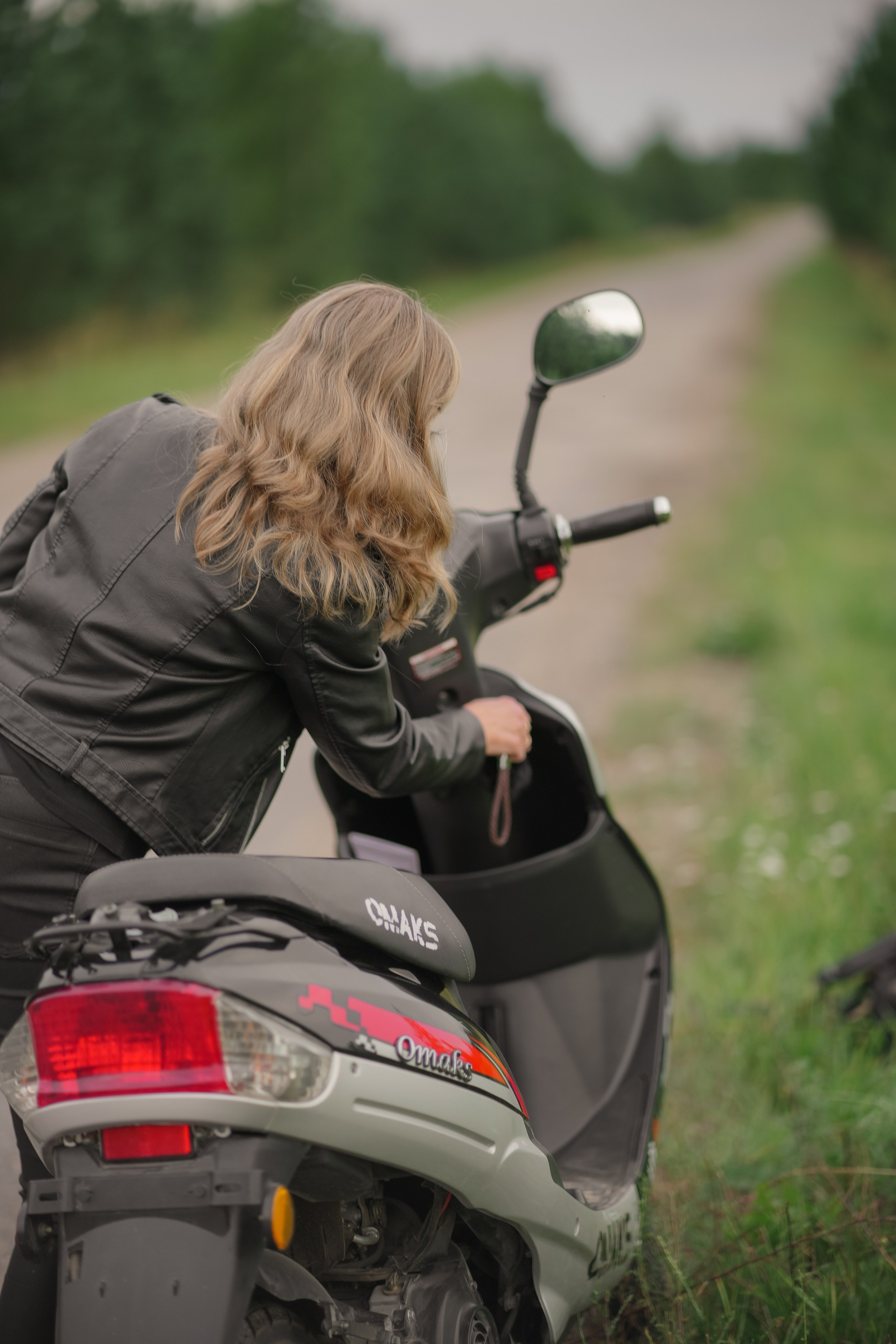 Летняя фотосъемка Девушка с мопедом. Семейный фотограф в Москве Кочетова Мария
