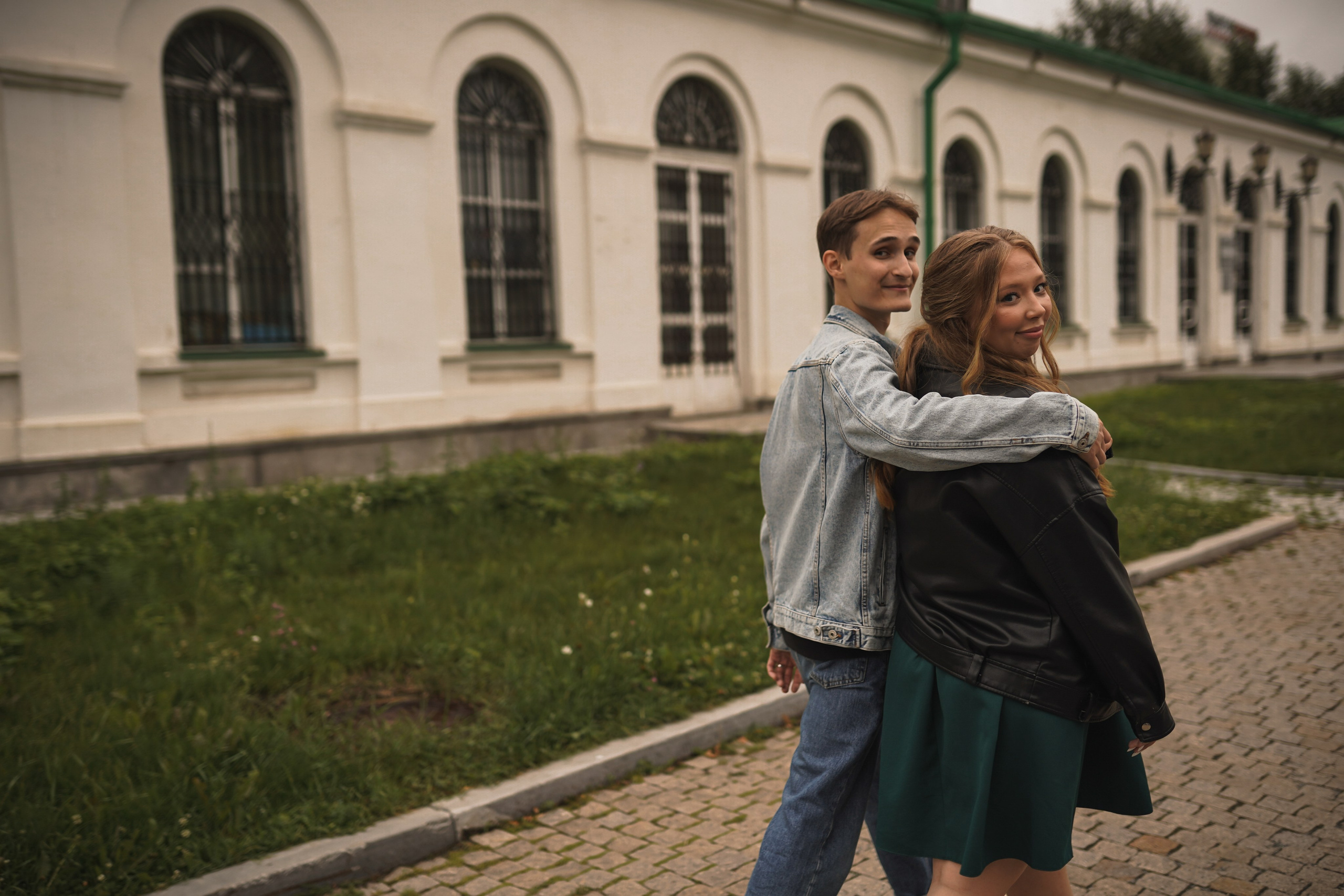 За малиновым солнцем