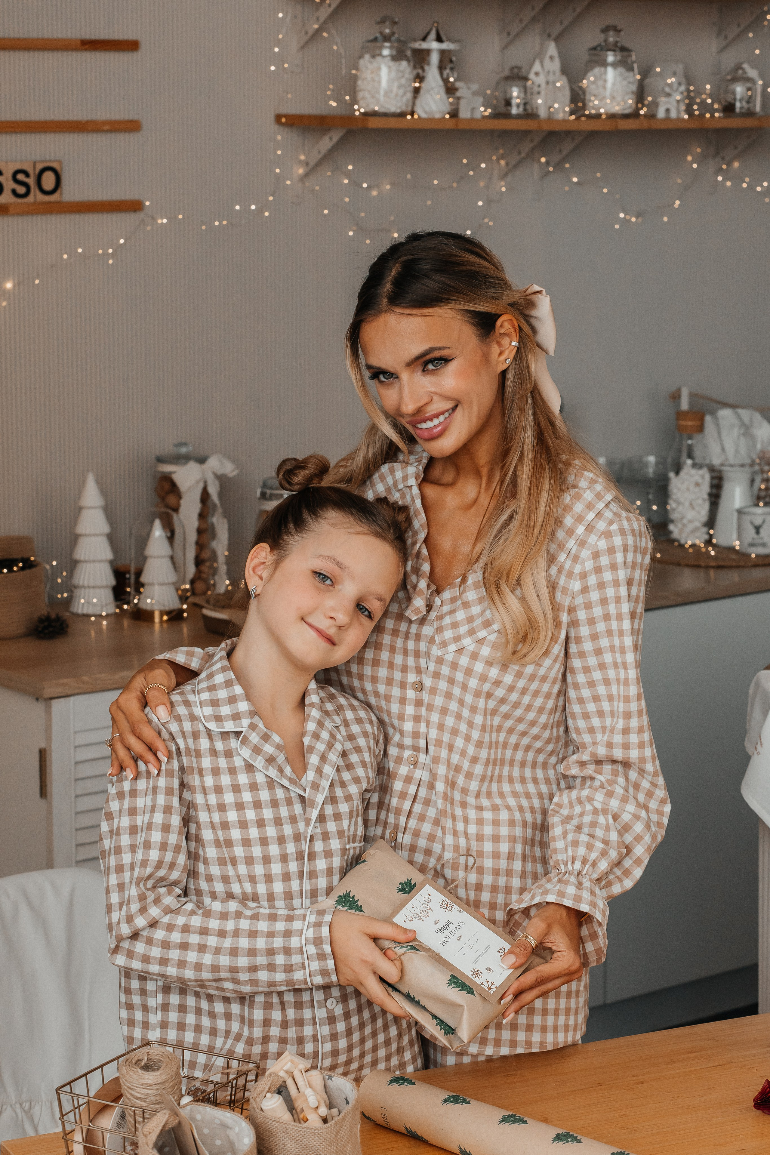 Новогодняя фотосессия в студии в Сочи. Семейный фотограф в Сочи, Лоо, Дагомысе, Вардане Кучумова Олеся