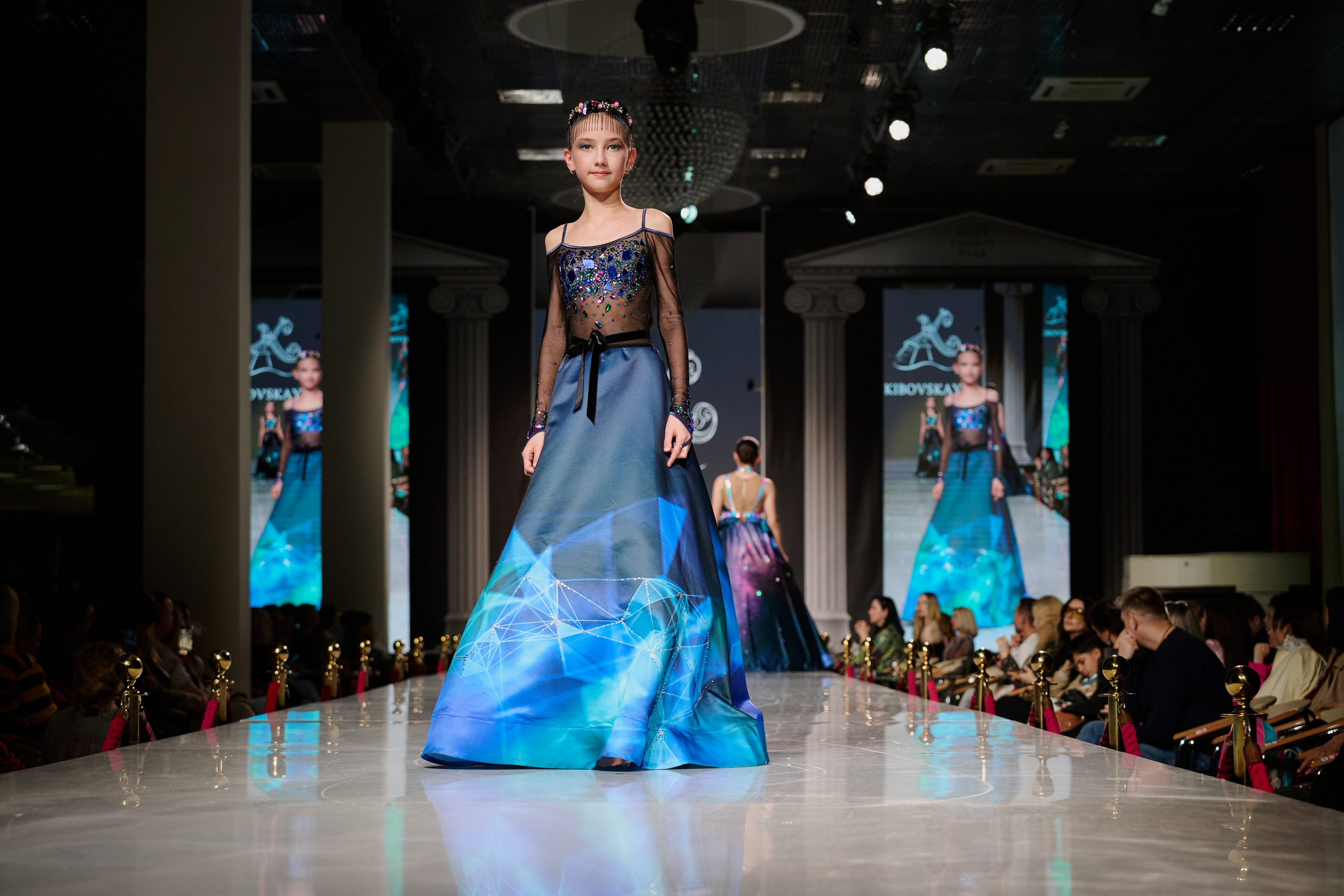 ESTET FASHION WEEK ВЕСНА — 2025. Фотограф Роман Адлер