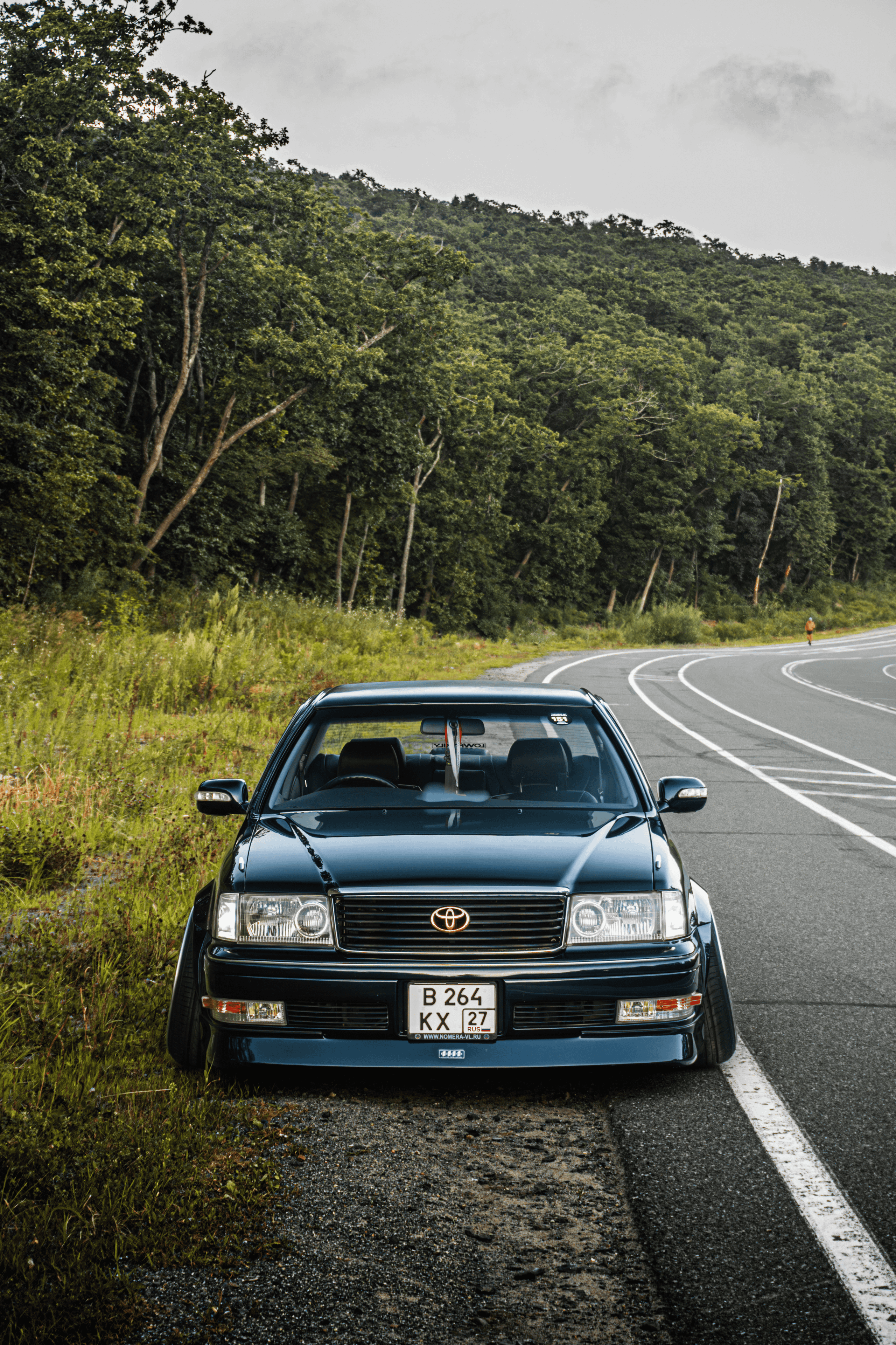 Toyota Crown S155: бриллиант в стенс-короне Владивостока