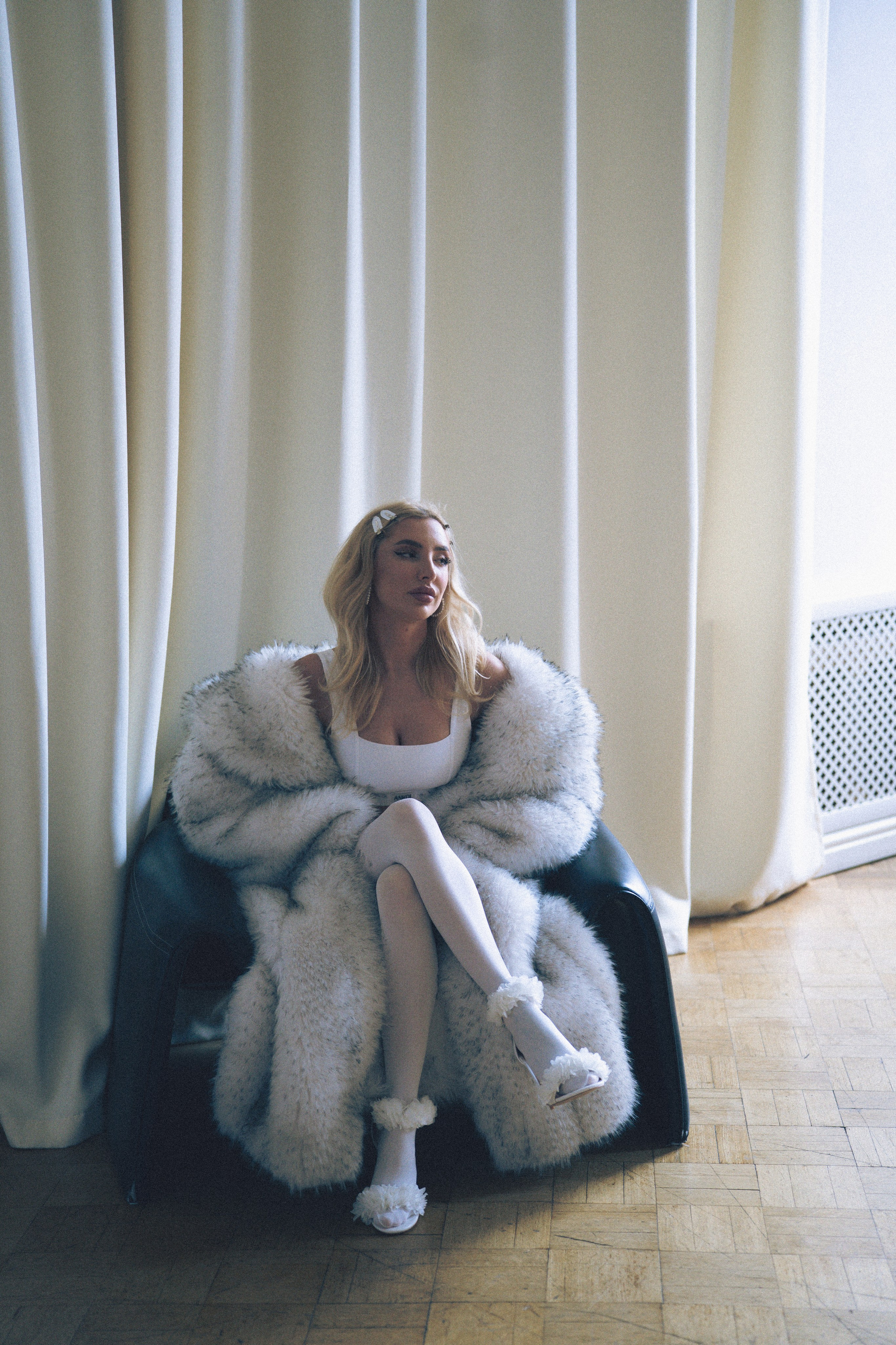 МИНИМАЛИЗМ В СТУДИИ НА ЧЕРНЫШЕВСКОЙ В СТУДИИ С БАЛКОНОМ. Профессиональный фотограф, Санкт-Петербург — Виктория Богомолова