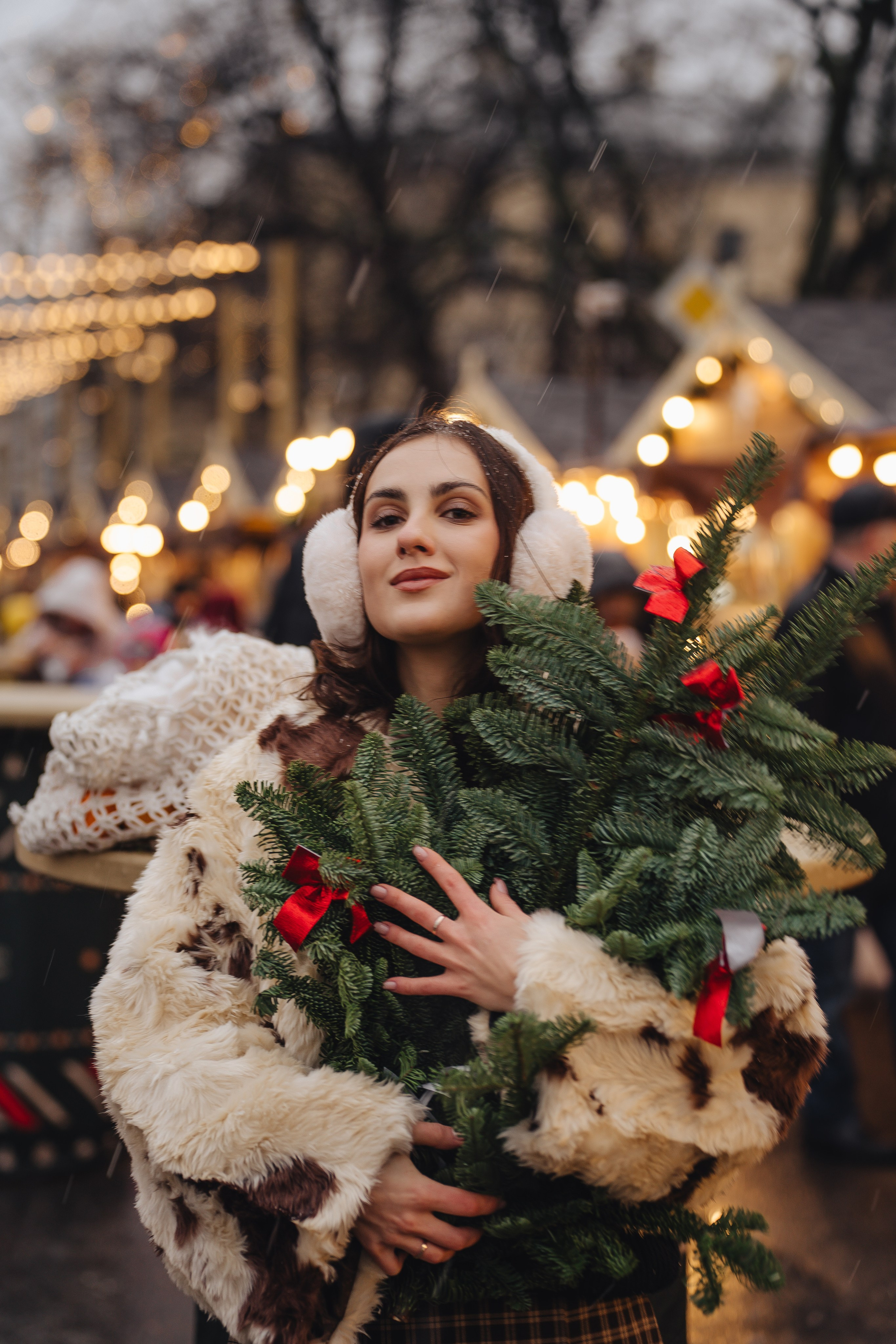 ПРОГУЛКА НА МАНЕЖНОЙ ПЛОЩАДИ ДЛЯ ДЕВУШКИ ПЕРЕД НОВЫМ ГОДОМ (НОВОГОДНЯЯ ФОТОСЕССИИЯ НА МАНЕЖНОЙ ПЛОЩАДИ). Профессиональный фотограф, Санкт-Петербург — Виктория Богомолова