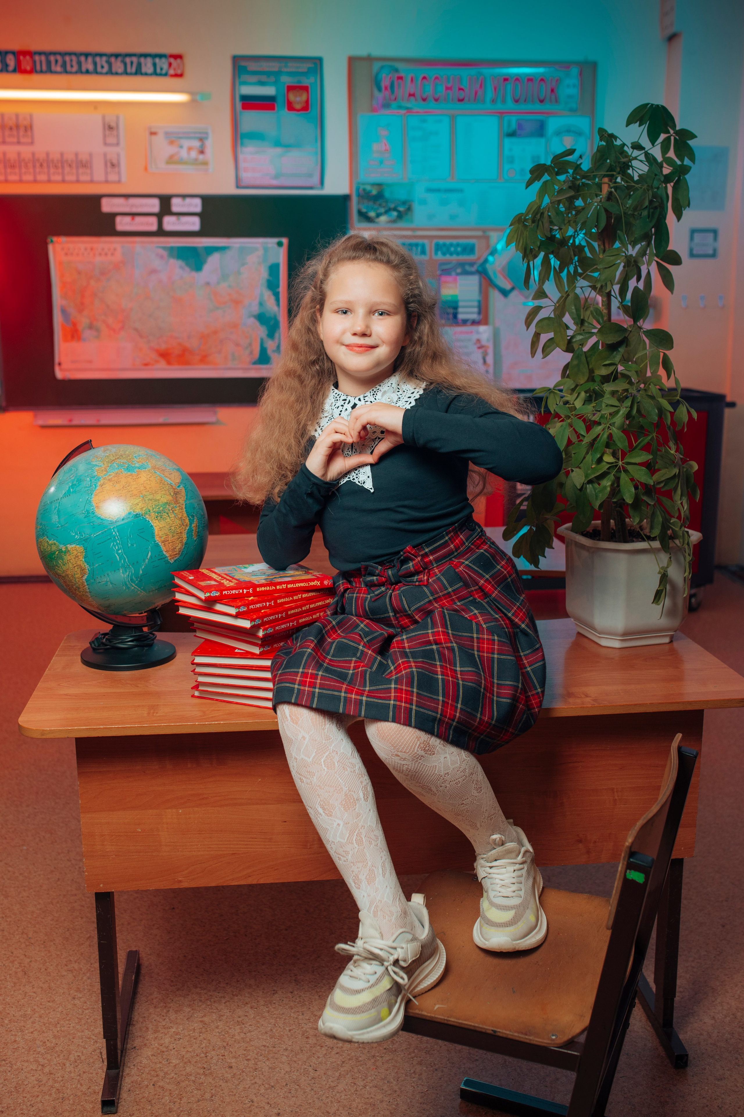 Школьные альбомы. Фотограф Алла Елисеева