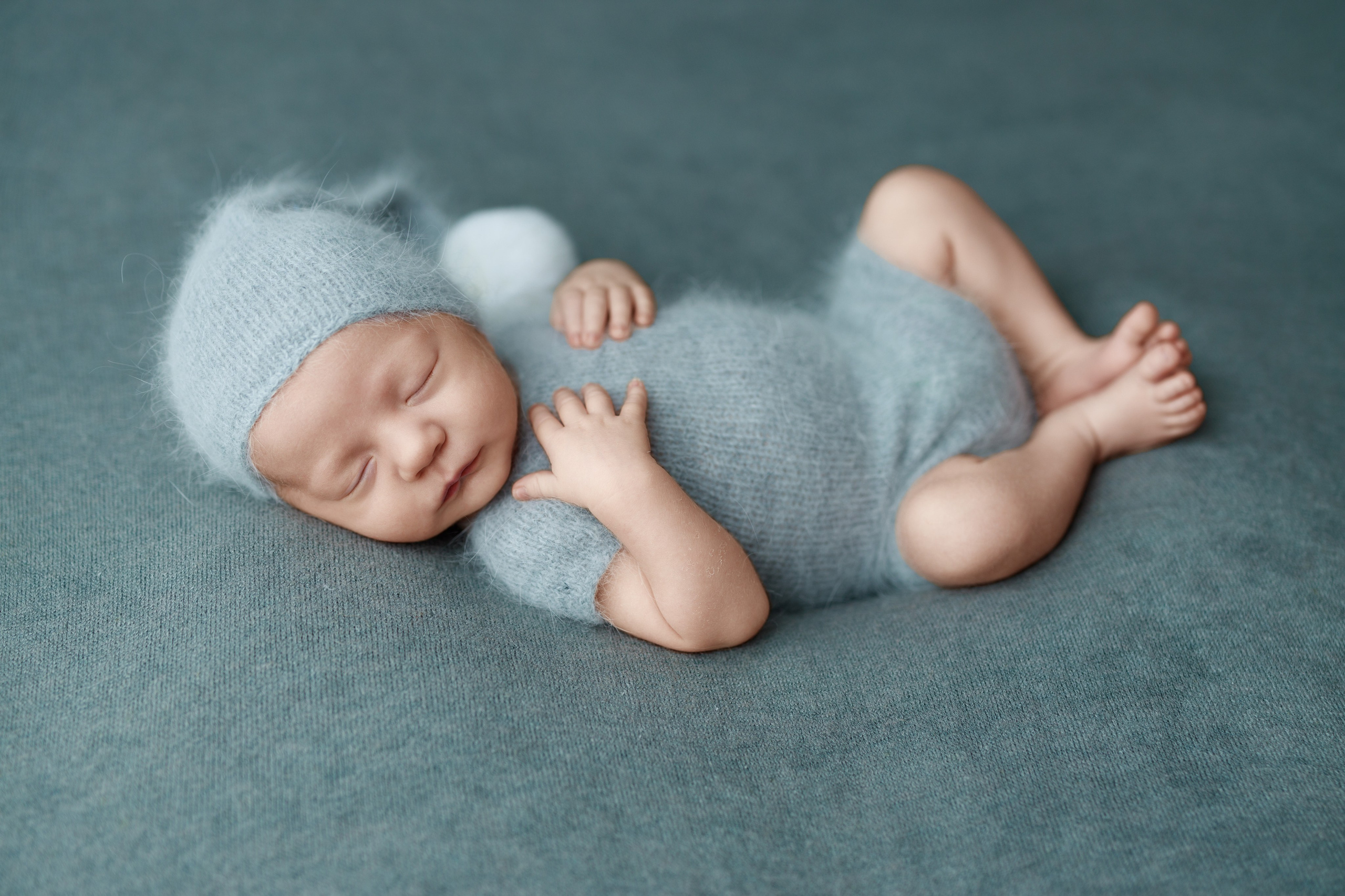 Ньюборн фотосессии в Старом Осколе. Фотостудия для новорожденных в Старом Осколе Гильфановых Юрия и Ольги