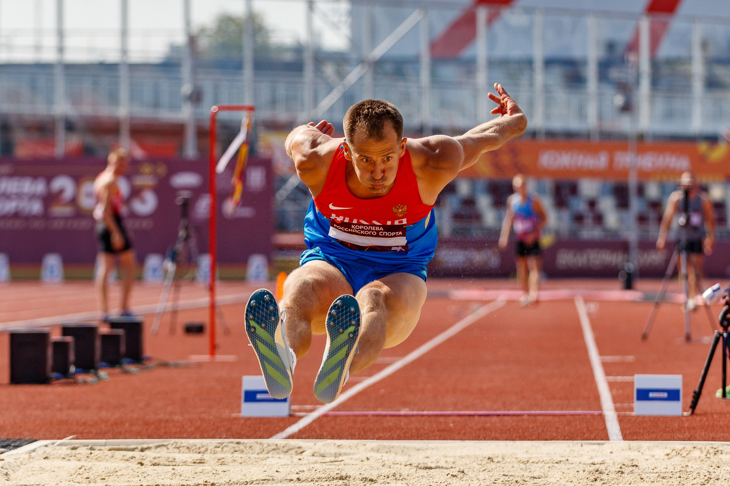 Юрий Ломакин- спортивный фотограф из Екатеринбурга. Спортивный кадр- сообщество спортивных фотографов РФ