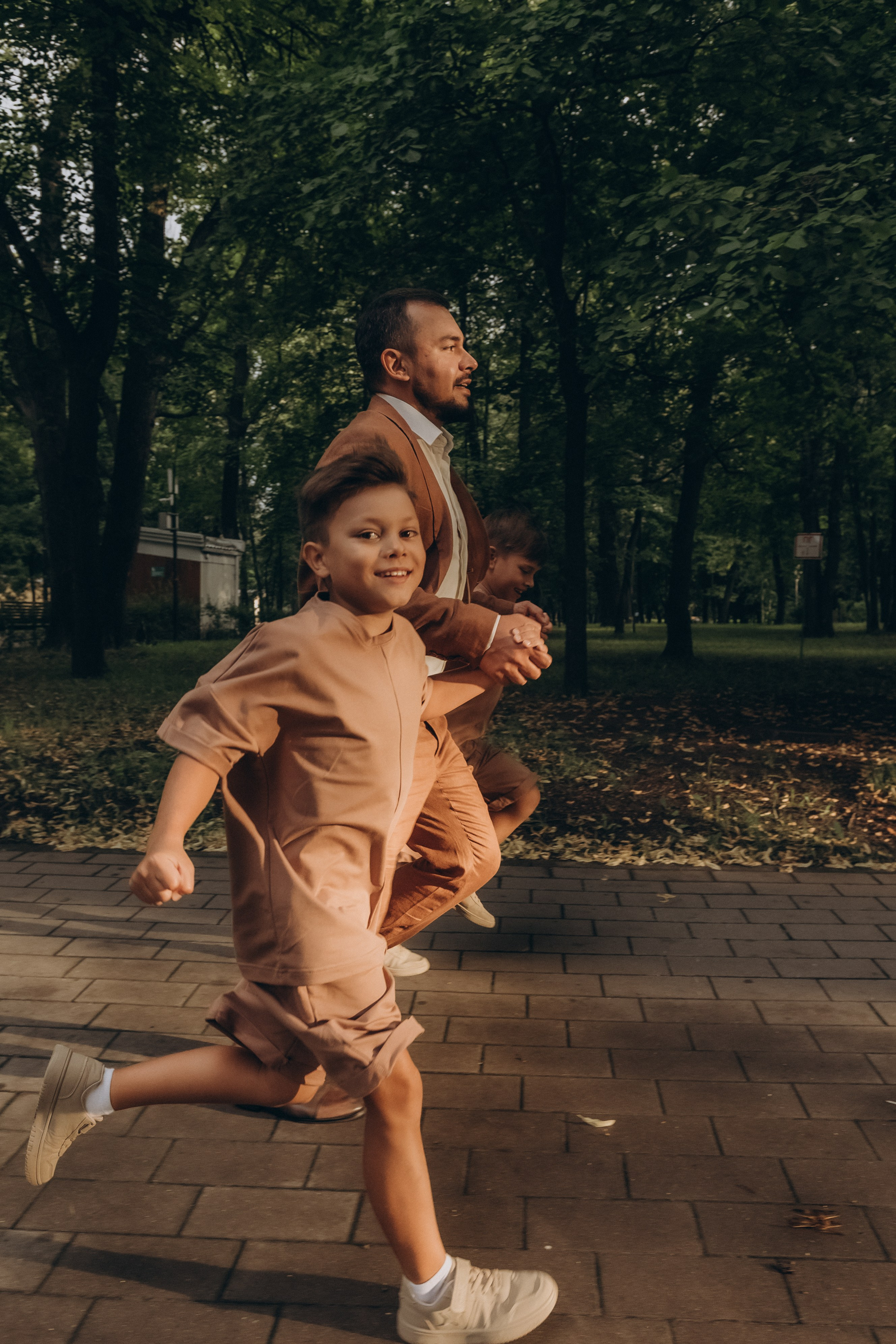 Семейная прогулка. Гаврилова Настя семейный фотограф lifestyle в Москве