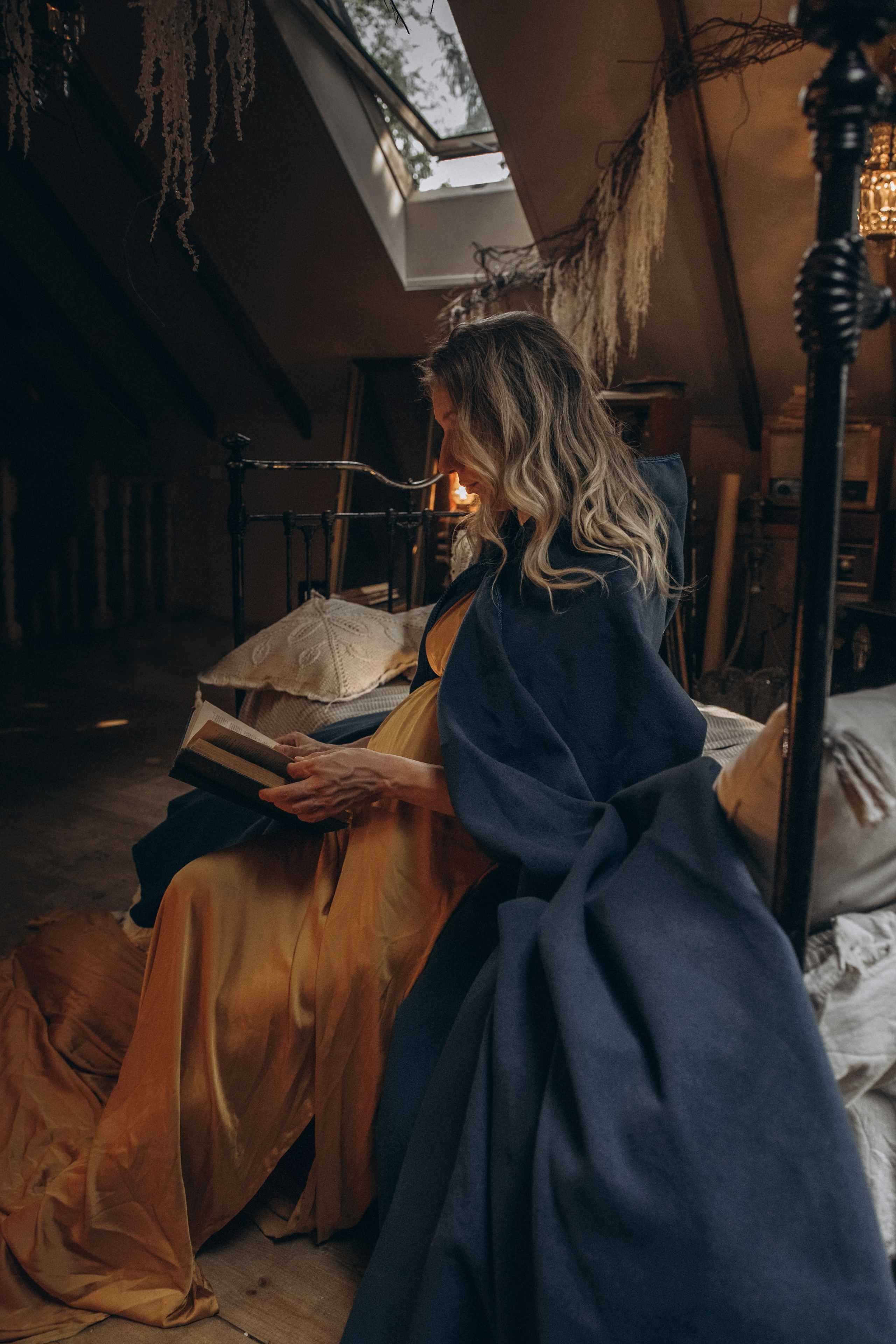 На заброшенном чердаке. Гаврилова Настя семейный фотограф lifestyle в Москве