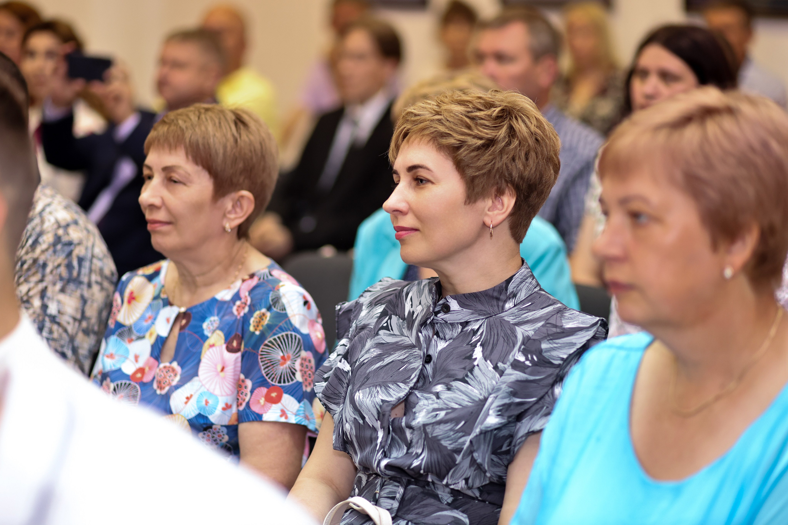 Вручение аттестатов. Школа № 7, выпускники 11 класса 2023 г. Студия выпускных альбомов Остров