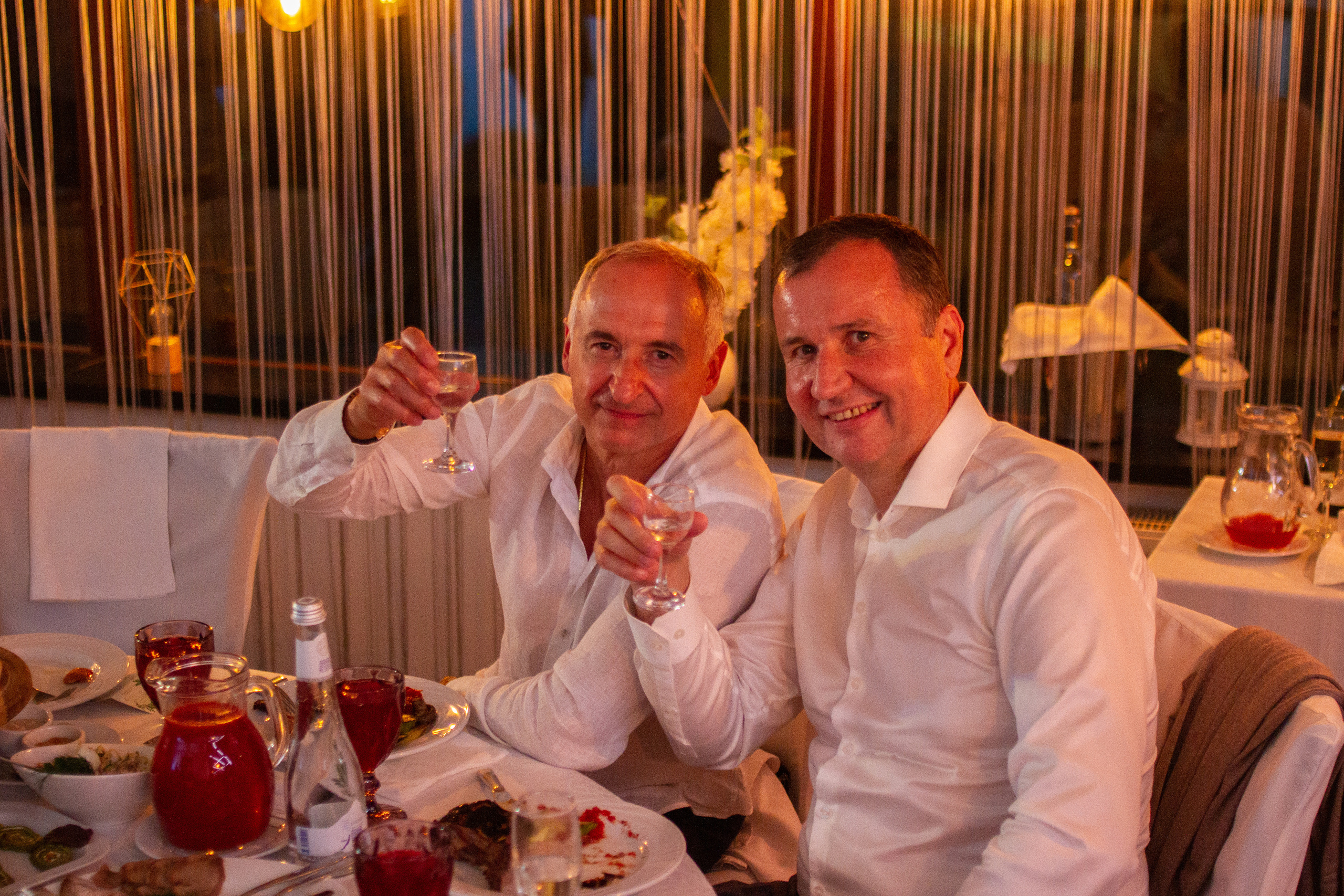 Кристина и Максим. Ресторан. Главная