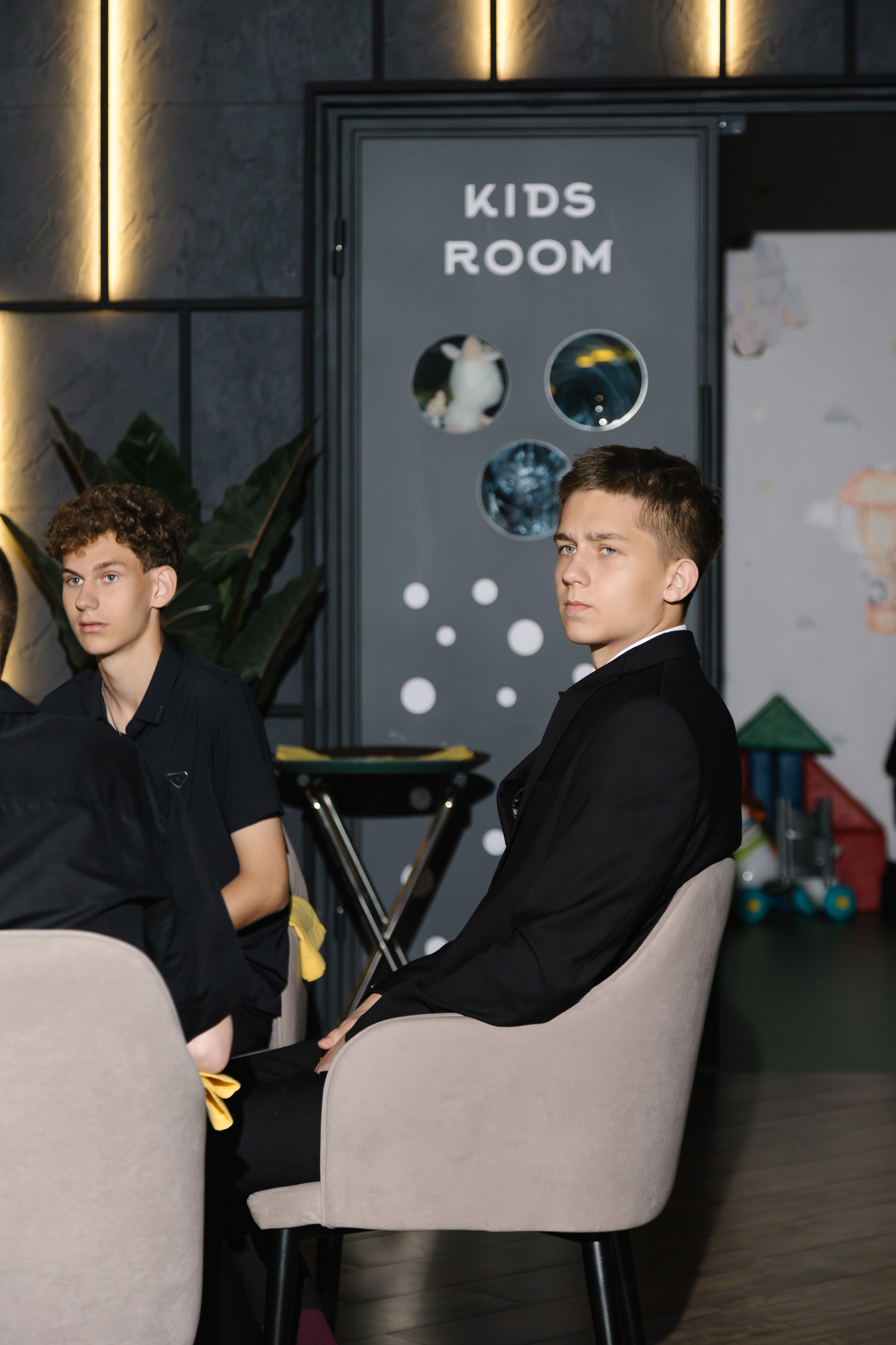 Выпускной 9В класса 2025. Артур Иликчян — Wedding & Event фотограф в Краснодаре