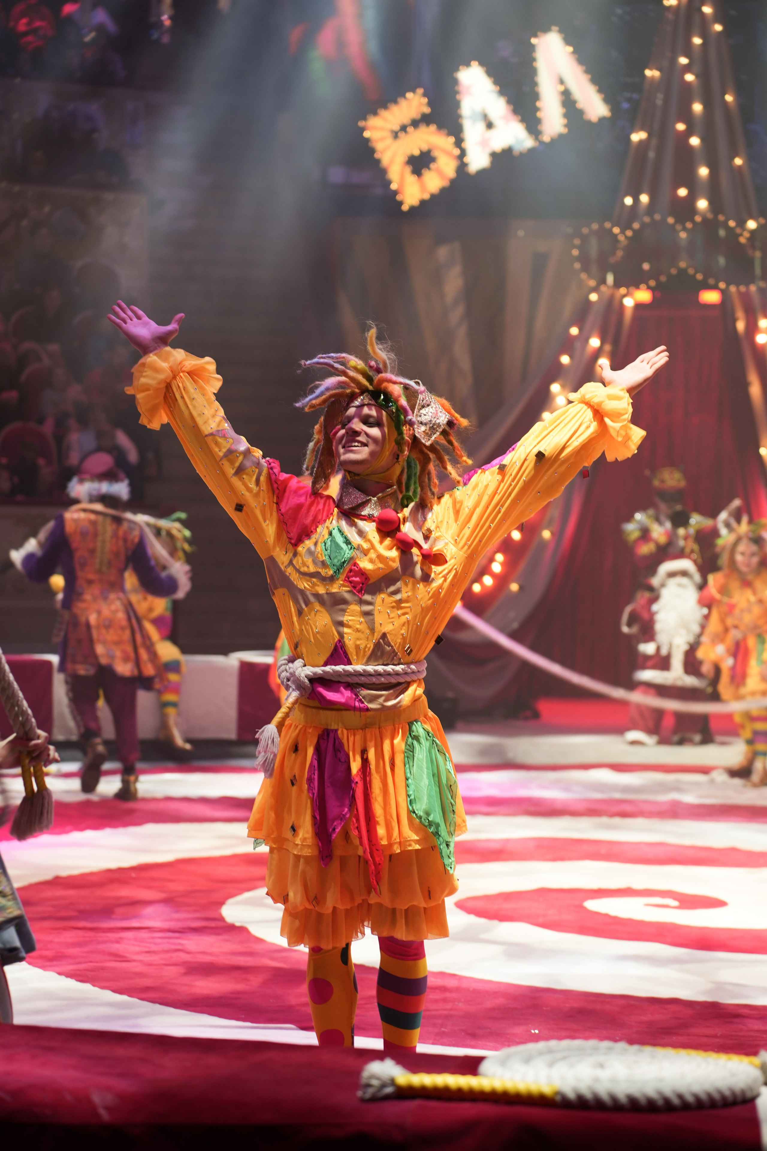 Цирк. Анна Жукова — Режиссёр кино и цирка, сценарист, фотограф