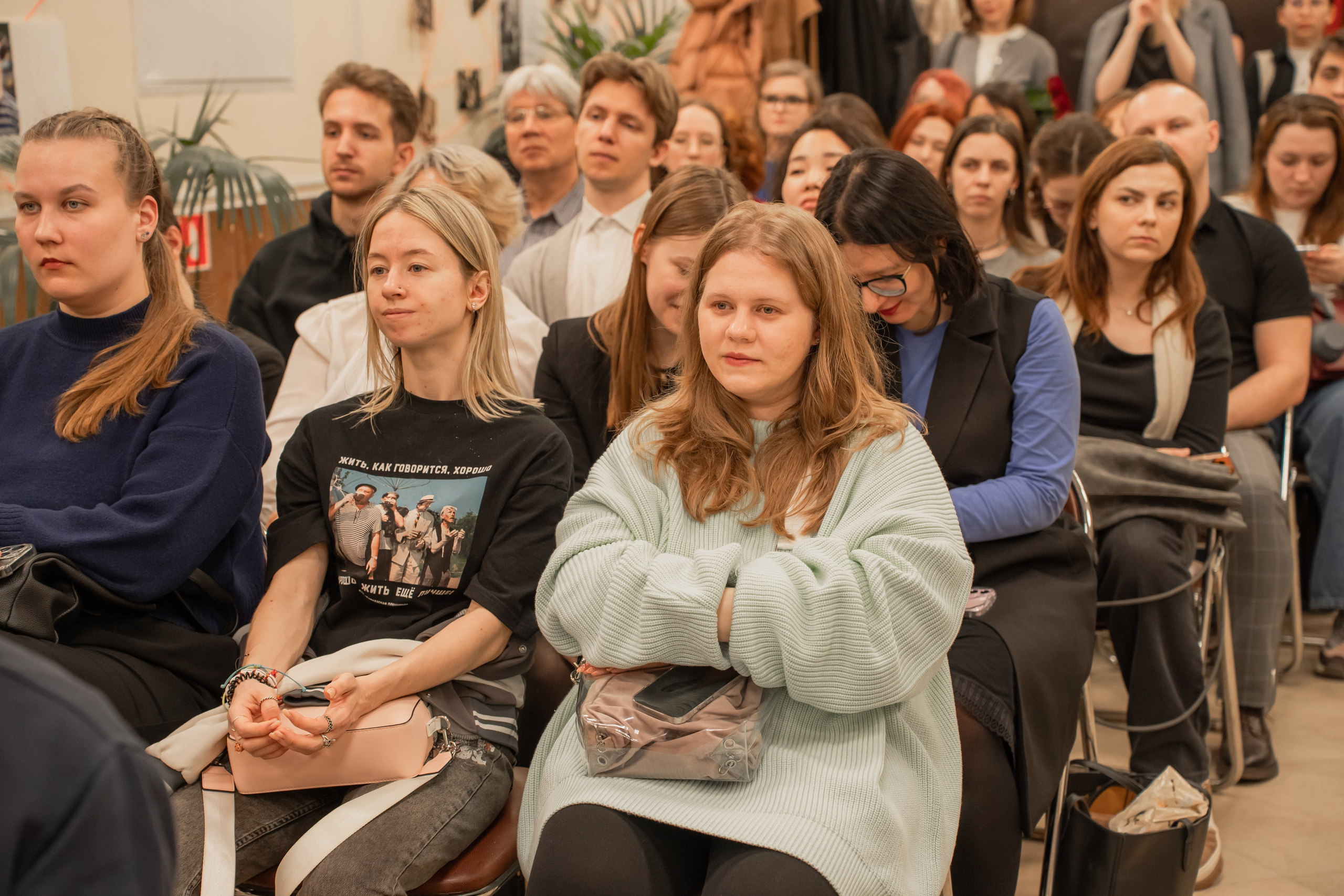 Презентация книги «Человек за бортом», автор София Цой. Репортажный фотограф Анастасия Рубцова