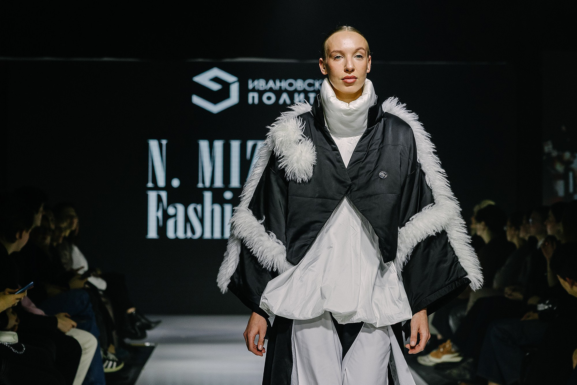 Неделя моды FW 23сез г. Екатеринбург. Семейный и репортажный фотограф Наташа Давыдова