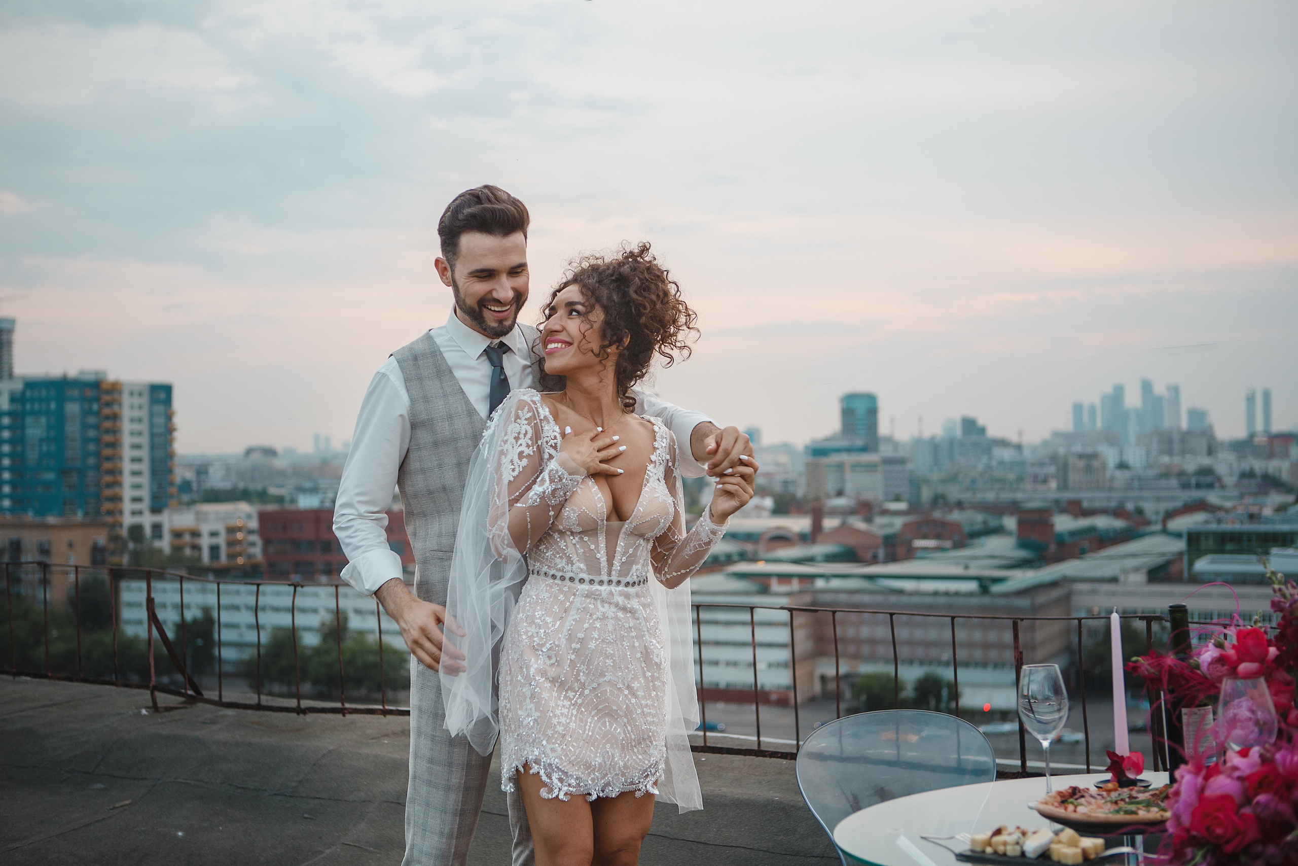 Свадебная лавстори на крыше