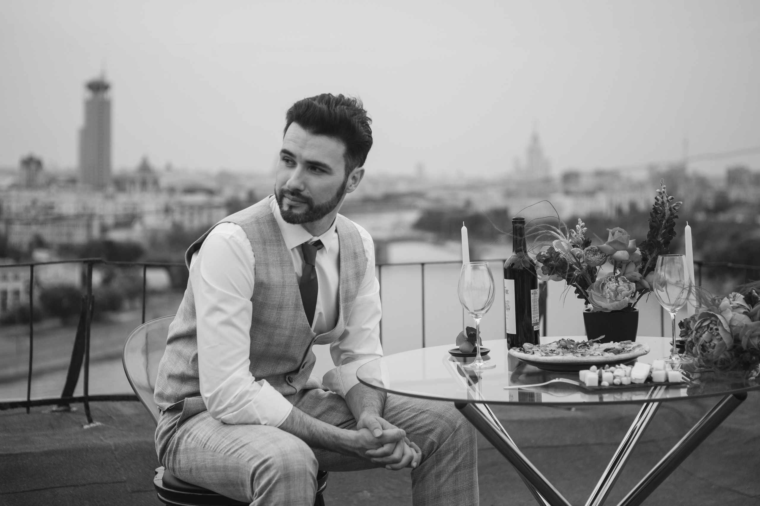 Свадебная фотосессия в центре Москвы. Свадебный фотограф в Москве Дарья Олендарёва