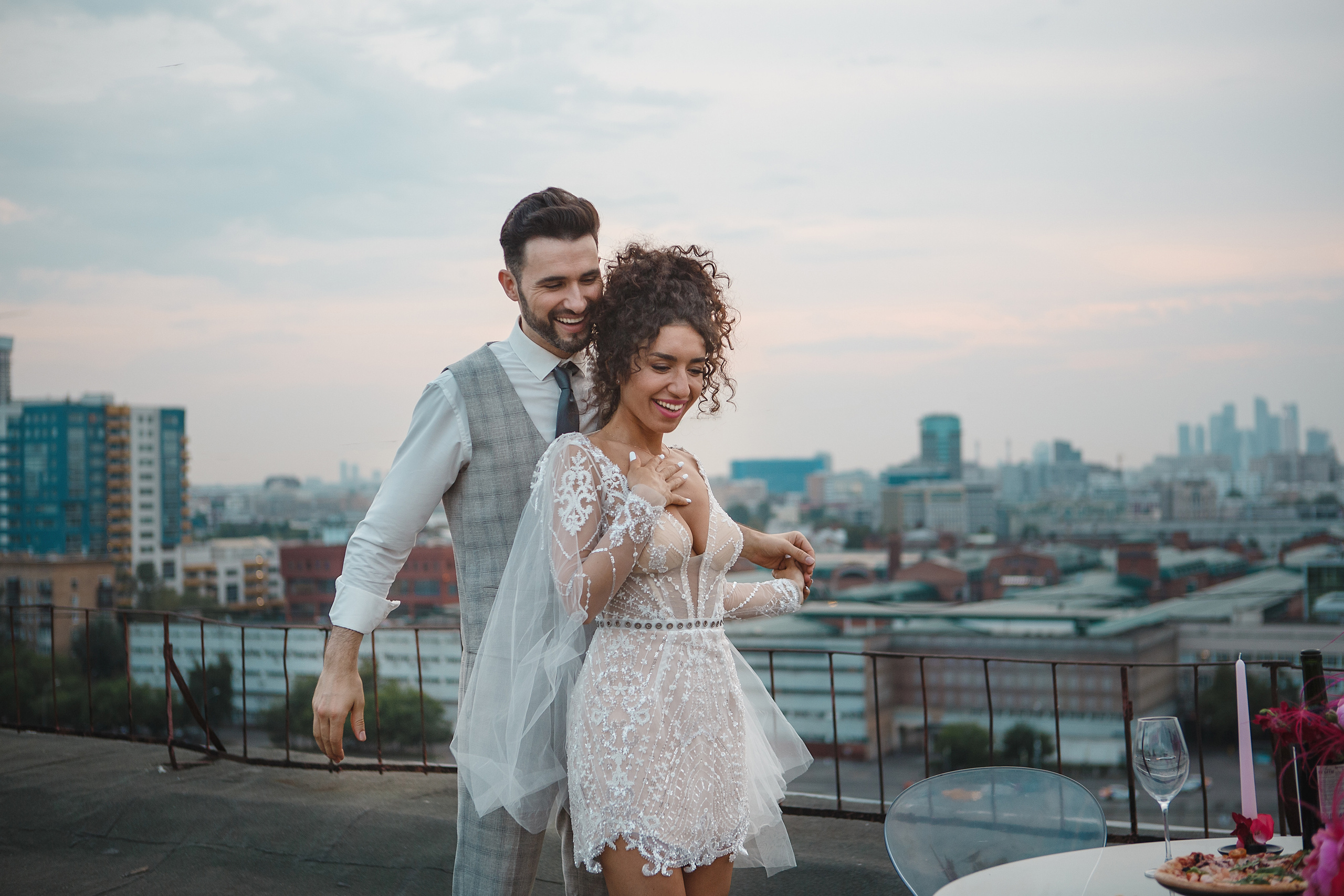 Свадебная лавстори на крыше