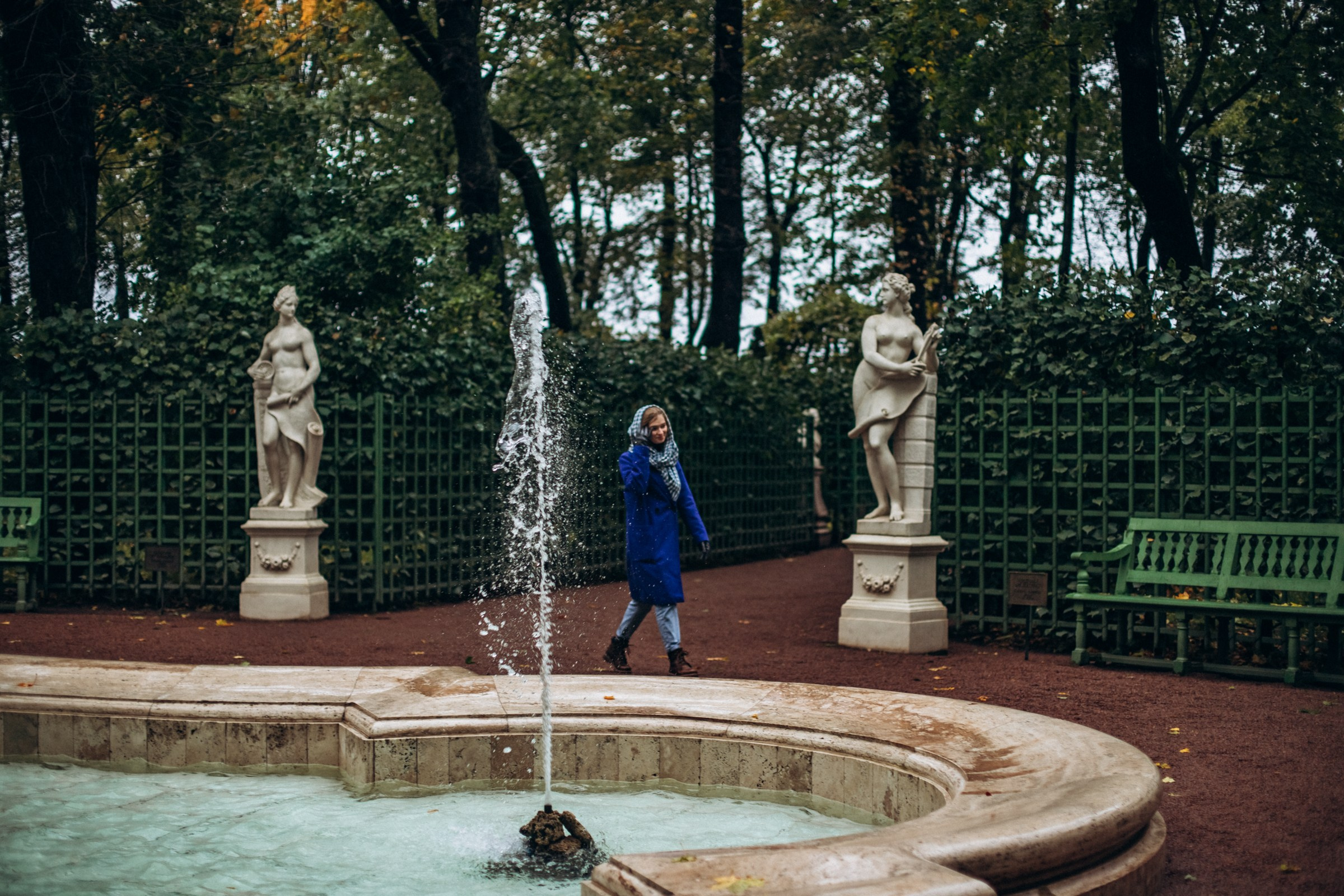 Александра и Анна в октябре. Фотопрогулка в Петербурге. Индивидуальный и семейный фотограф в Санкт-Петербурге
