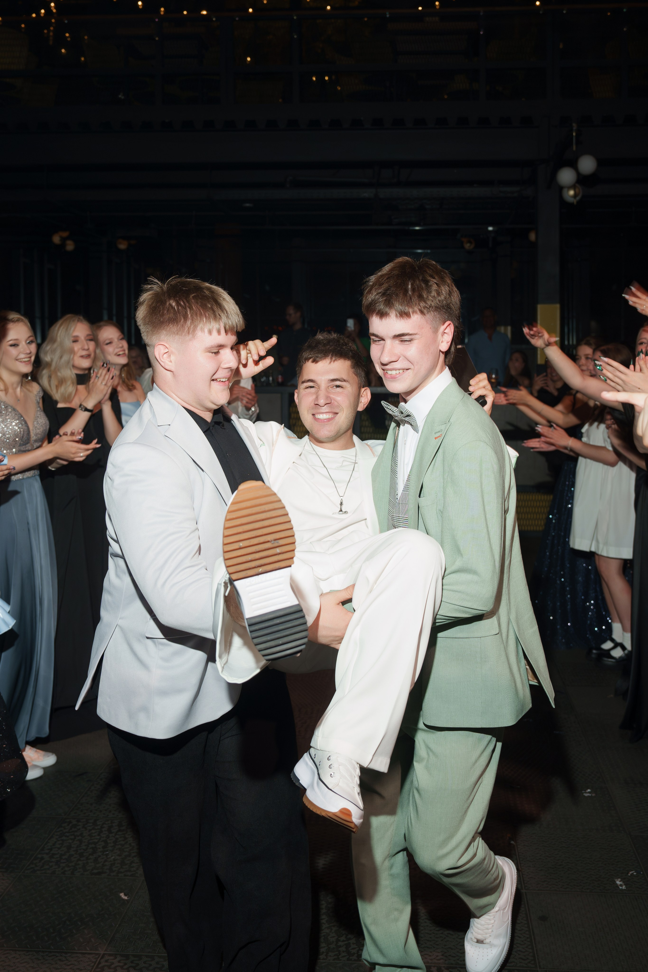 Выпускной лицея 27 (вечеринка). Свадебный и репортажный фотограф Элина Козырьянова