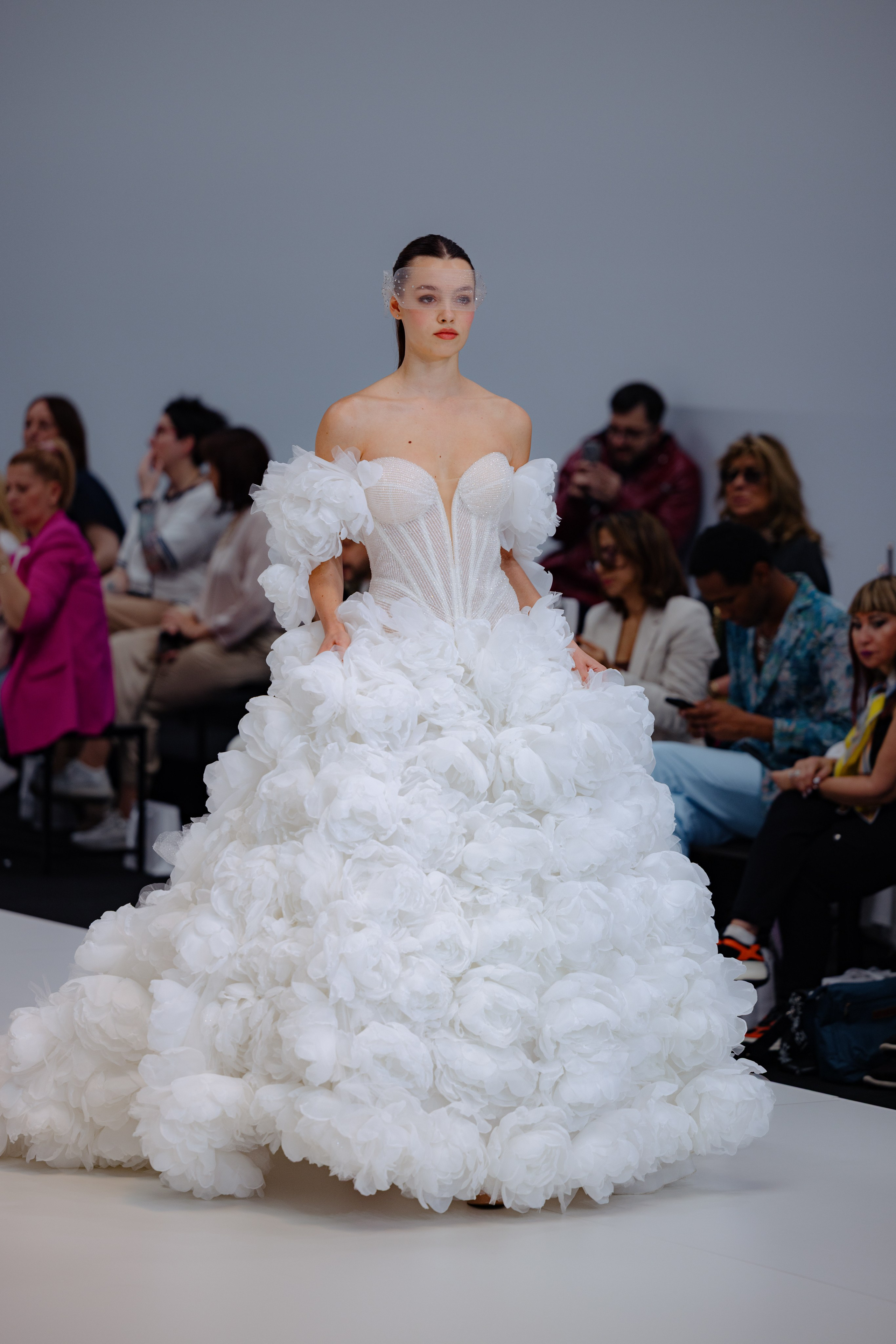 Elegant back design of wedding dress with open silhouette