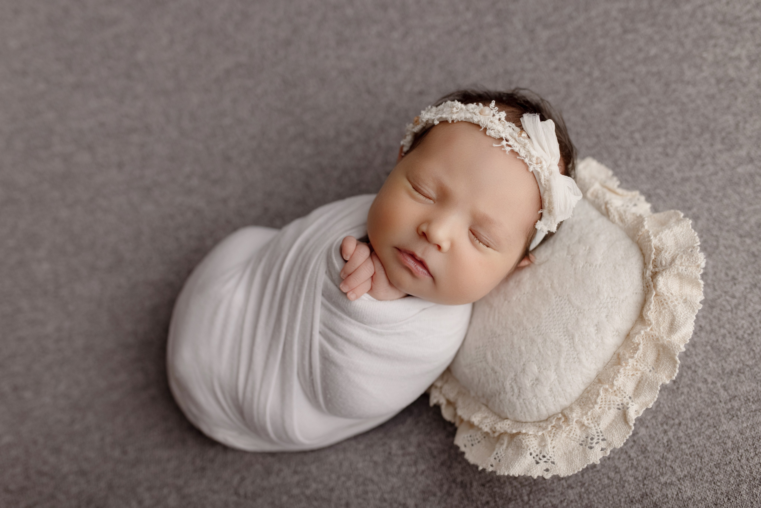Фотосессия новорожденных в Москве — ньюборн / newborn фотосессия. Фотографы на роды в Москве. Фото и видео родов. Фотопроект «Продолжение рода»