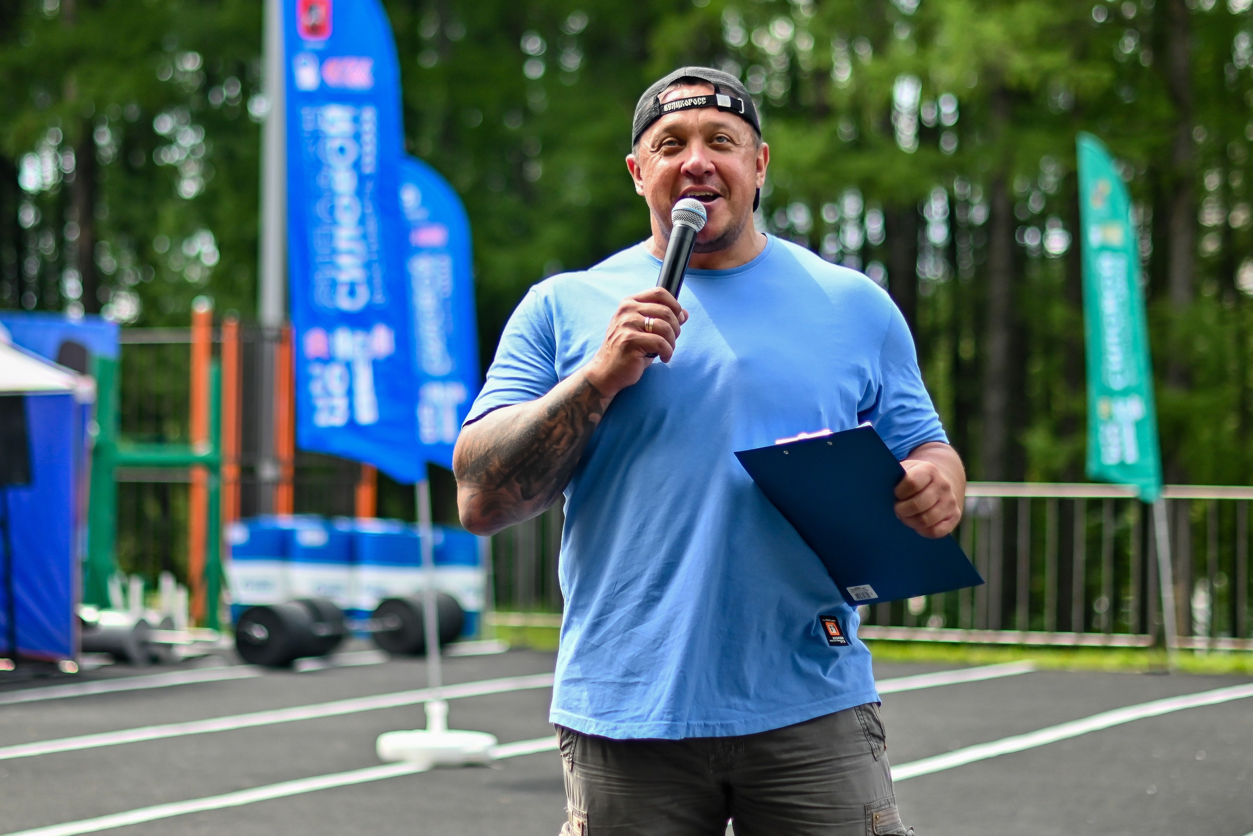 СТРОНГ. Фотограф для бизнесконтента, репортажей и семейного альбома в Москве