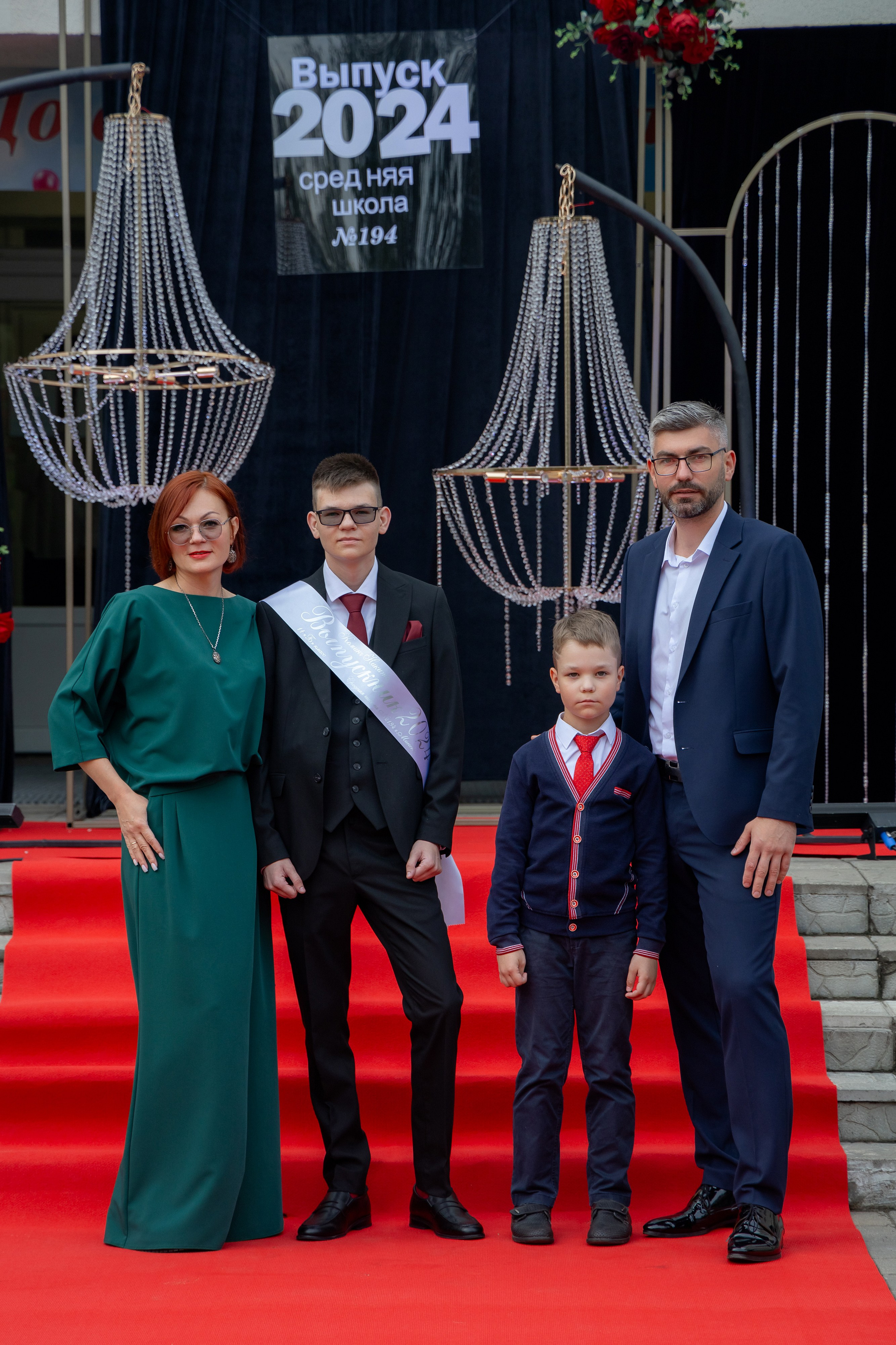 Школьный выпускной 2024 год в Соколе (Минск). Свадебный фотограф в Минске/Беларуси Сергей Спиридонов