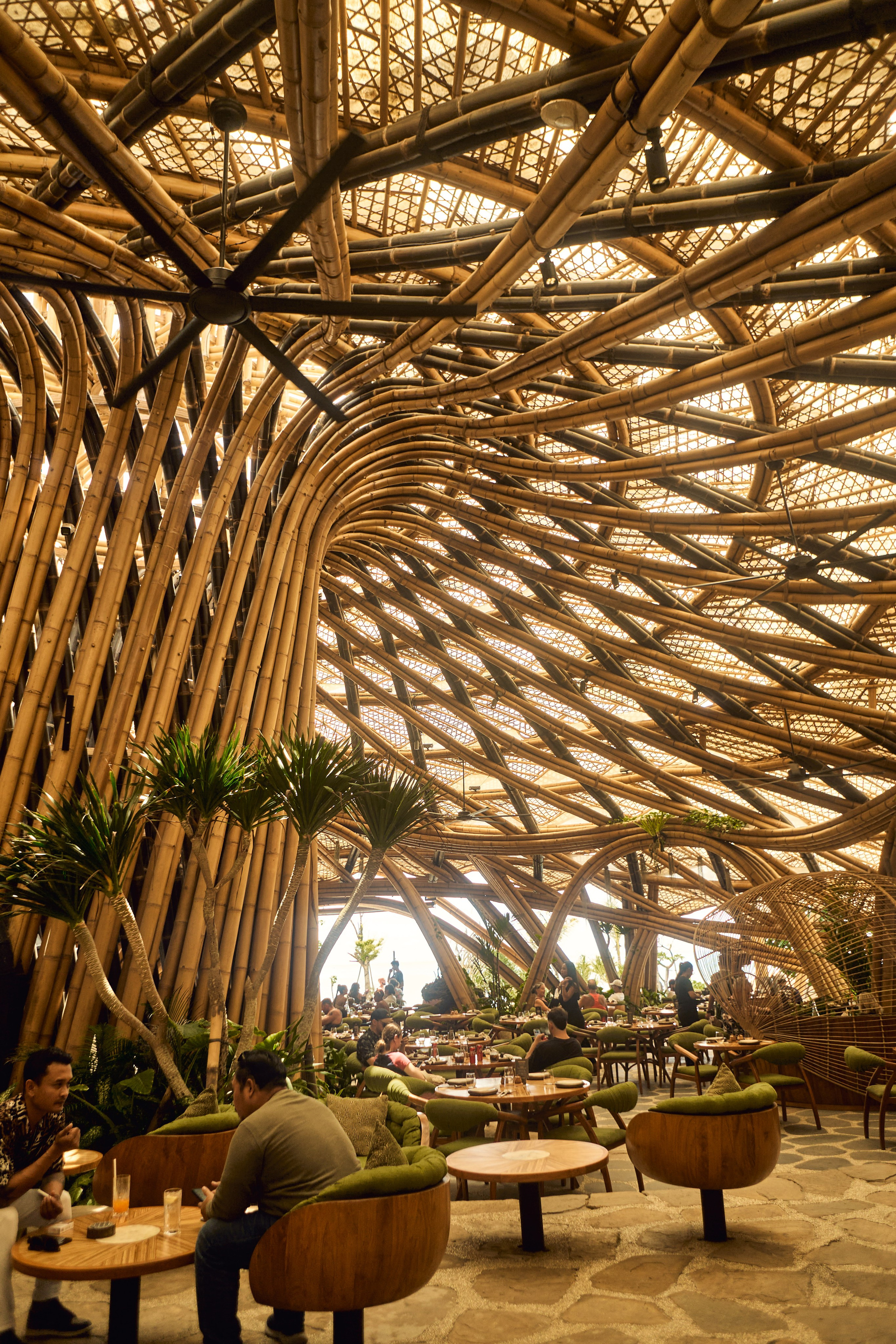 NuanuResort. See the moment and catche. commercial and reportage