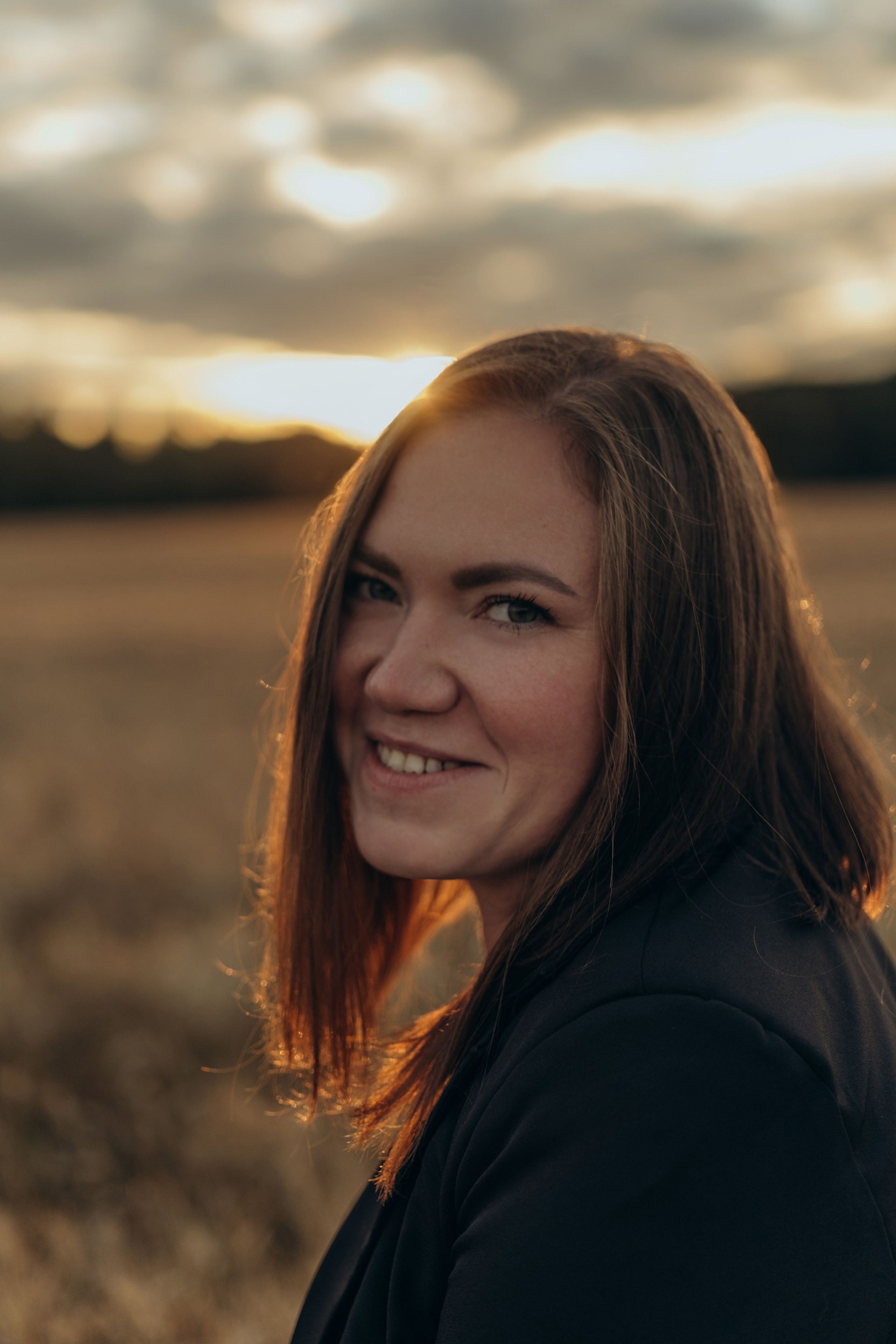 Бунтарка в поле. Фотограф в Тарусе Серпухове Москве Рина Дукежанова