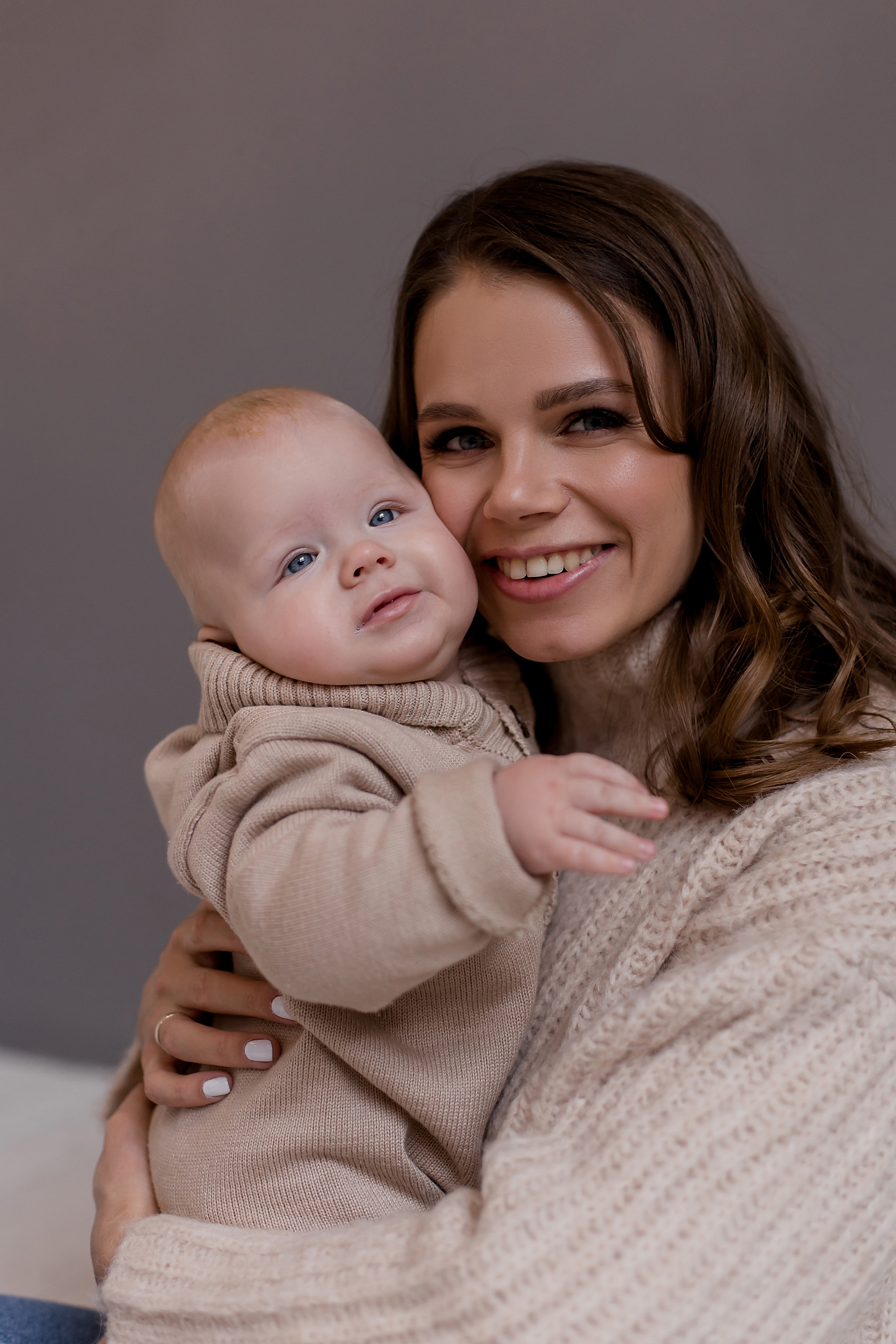 Семейная фотосессия в студии. Фотограф в Москве Авдеева Мария