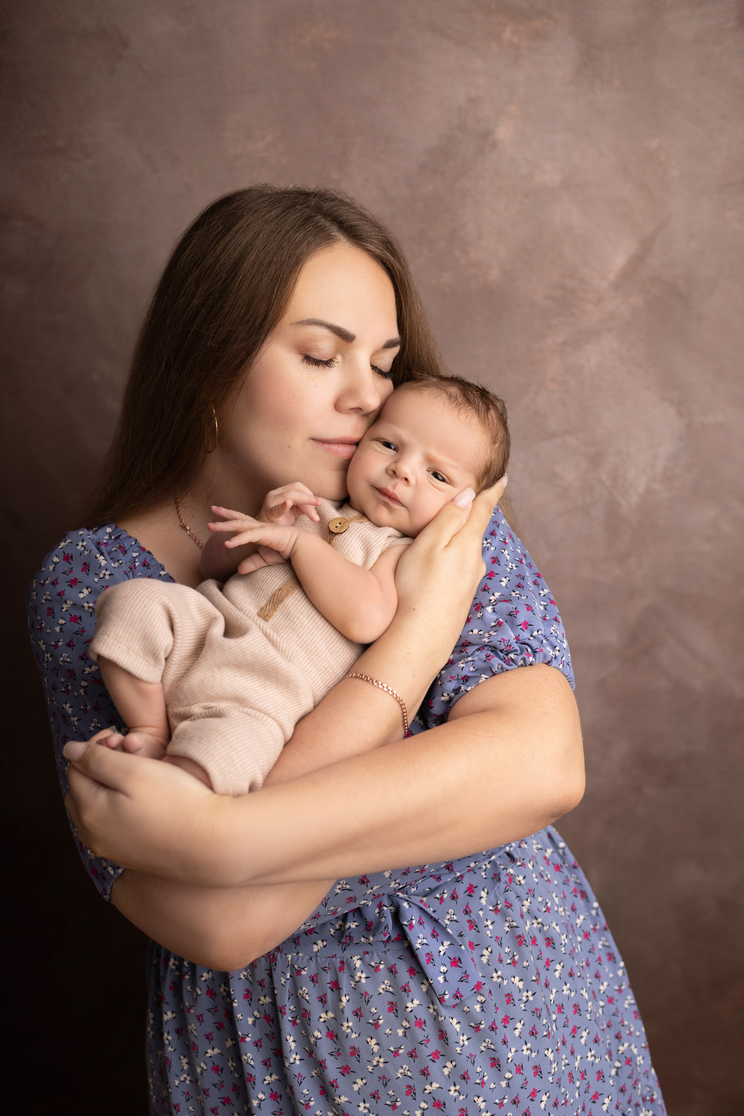 Семейные кадры от Elvira Kamaeva. Фотограф новорожденных малышей в Омске и Омской области Эльвира Камаева