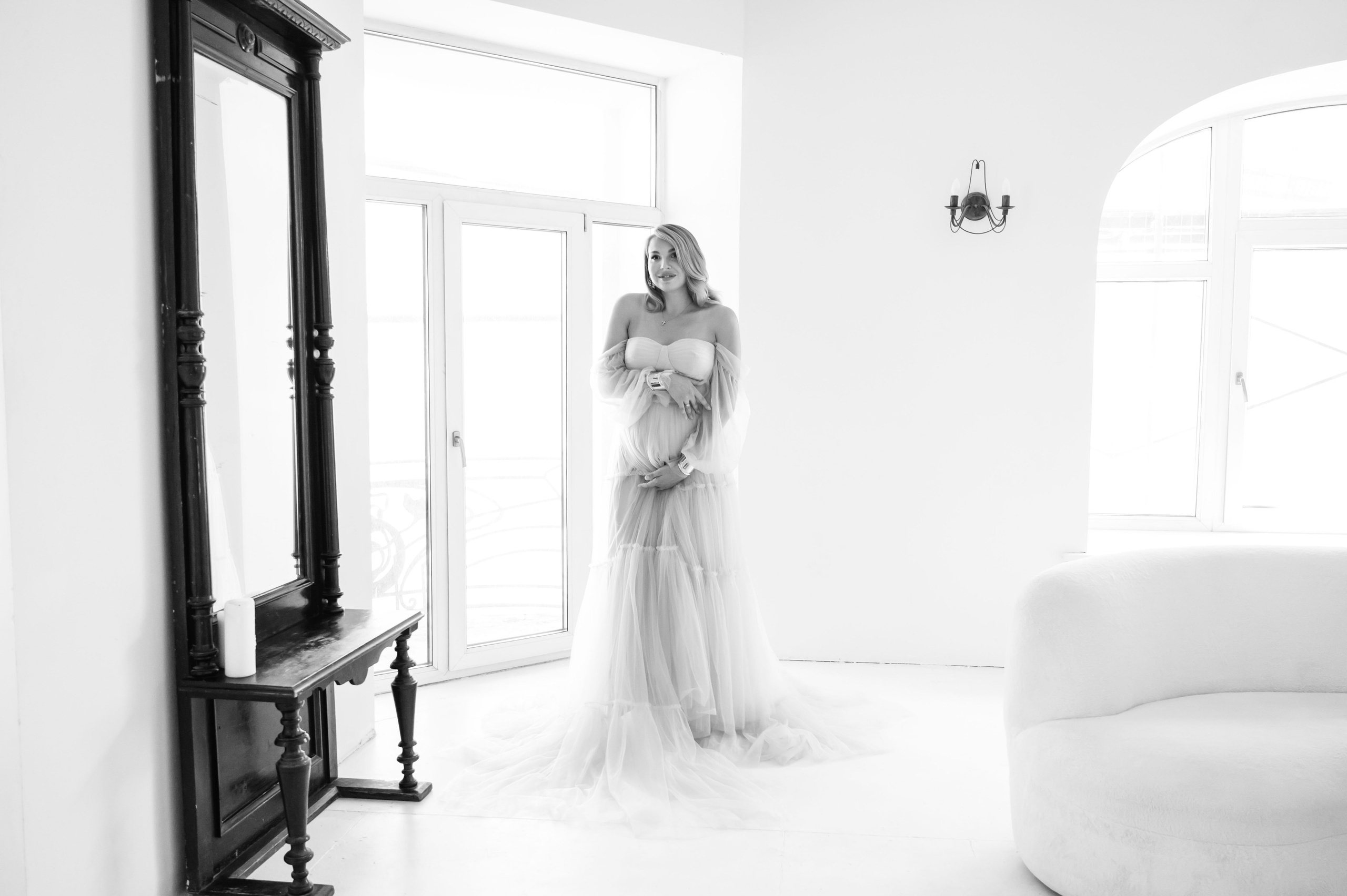 Профессиональный семейный и беременный фотограф в Санкт-Петербурге — Маргарита Иванова. Индивидуальные фотосессии под ключ: от образа до гот. Профессиональный фотограф беременности в СПБ. Стильные фотосессии беременности в стиле минимализм и классическая фотография