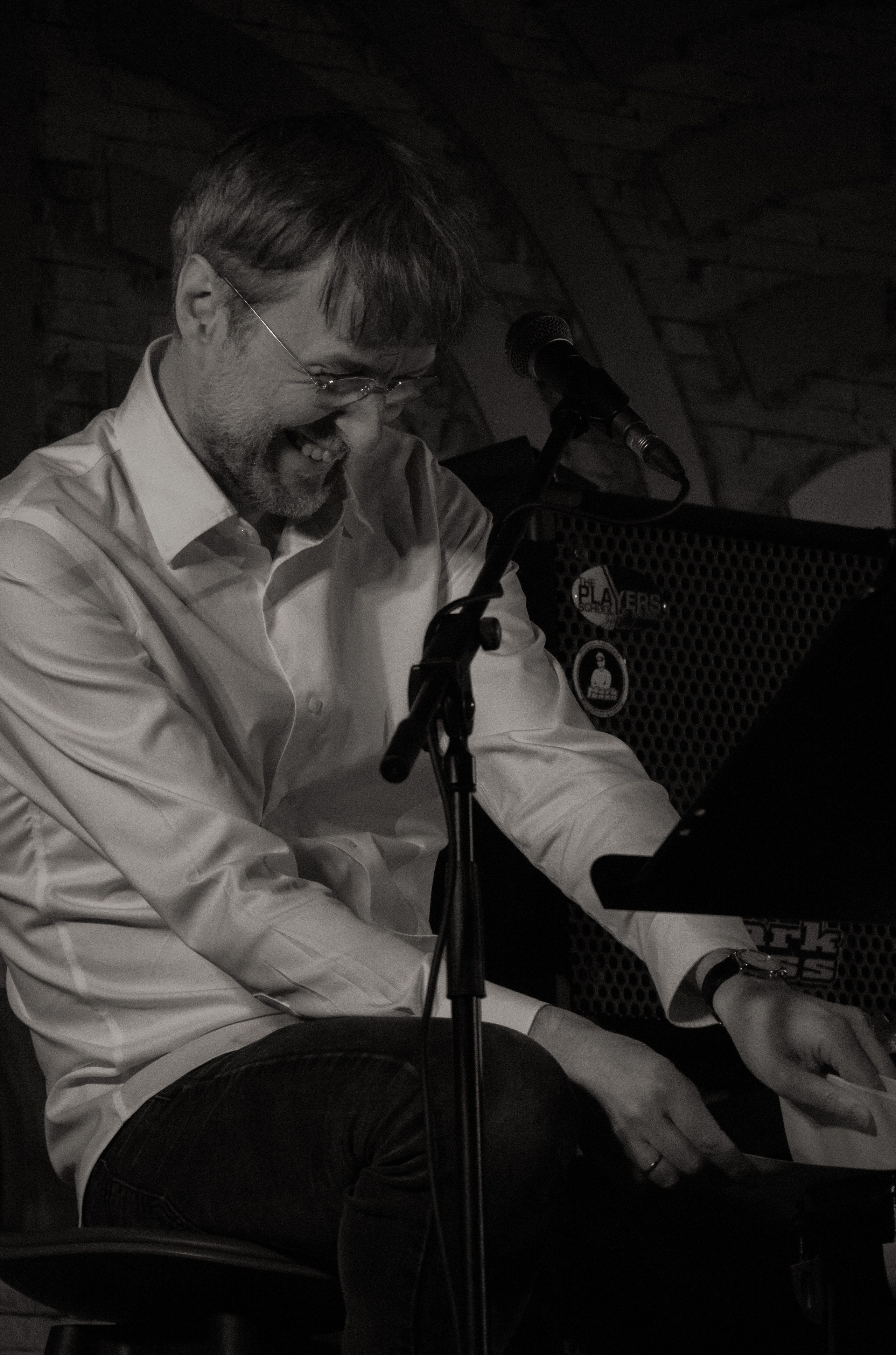 Concert photoshooting. Portrait photographer in Tivat Montenegro Katerina Kirsanova