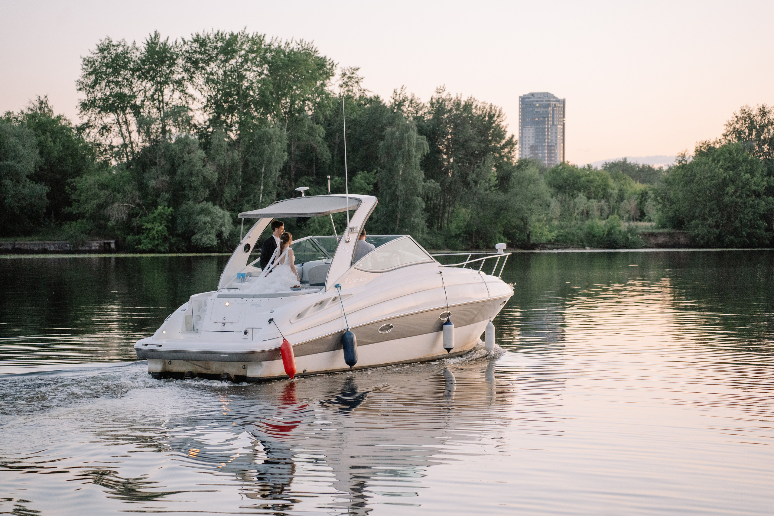 Выездная регистрация свадьбы в ресторане River Club Moscow. Свадебный и семейный фотограф в Москве Светлана Зоткина