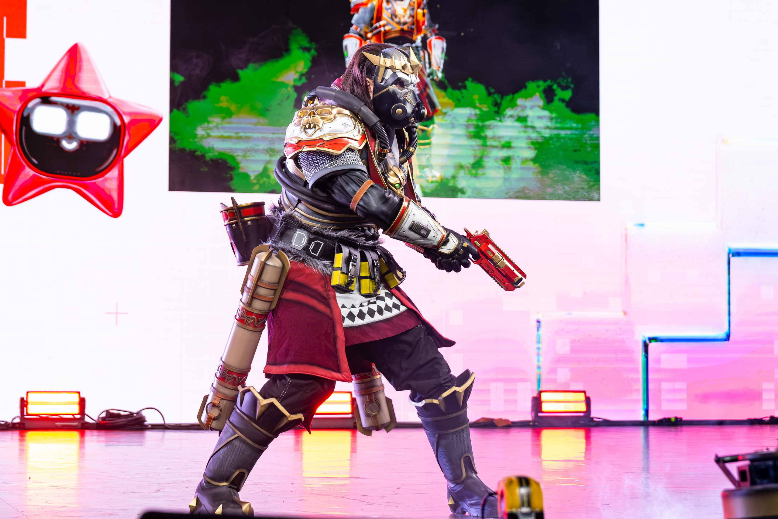 Сцена РЭД ЭКСПО 2024. Косплей фотограф