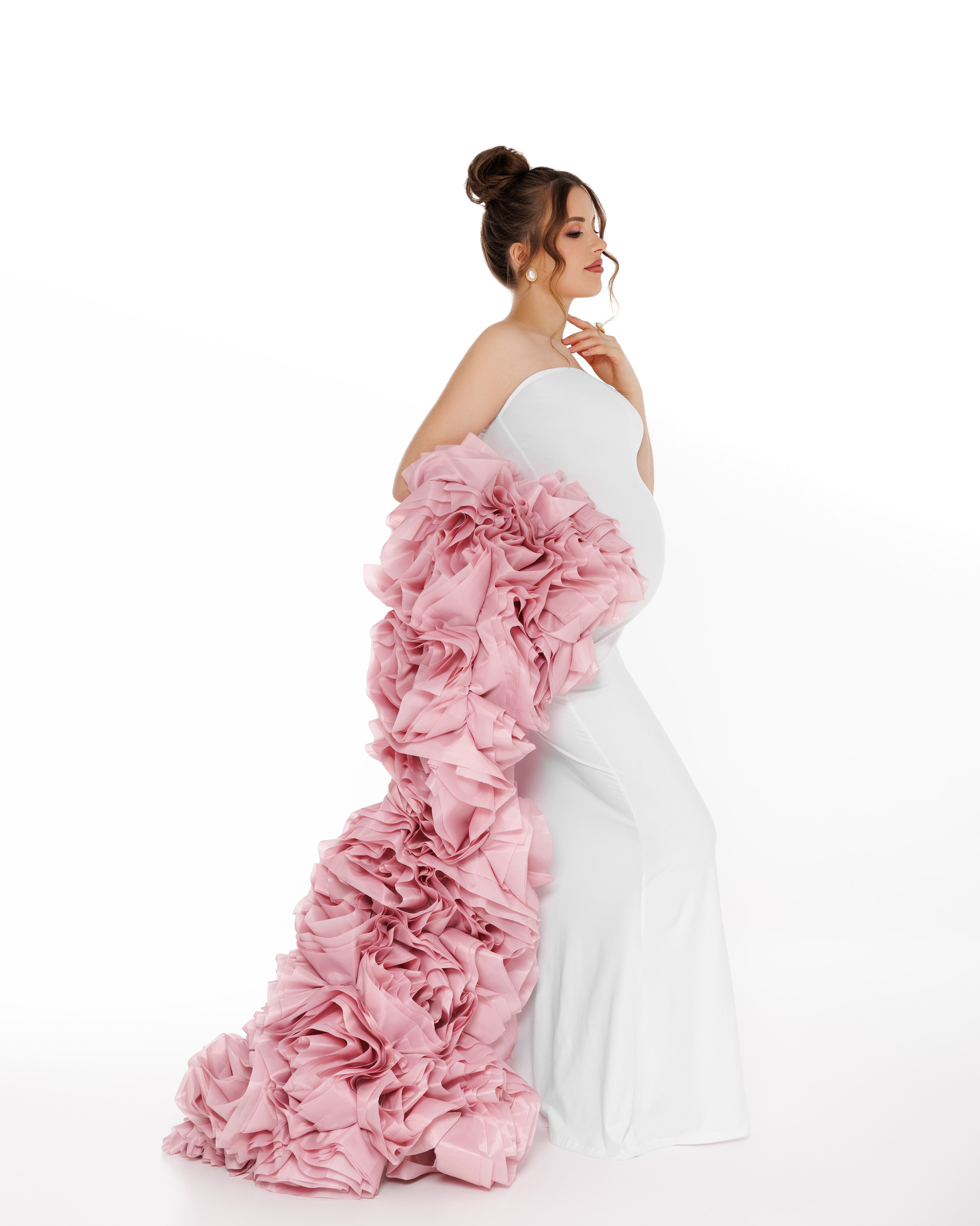 Фотосессия беременности в Оренбурге — на циклораме, с гардеробом | Наталья Миронова