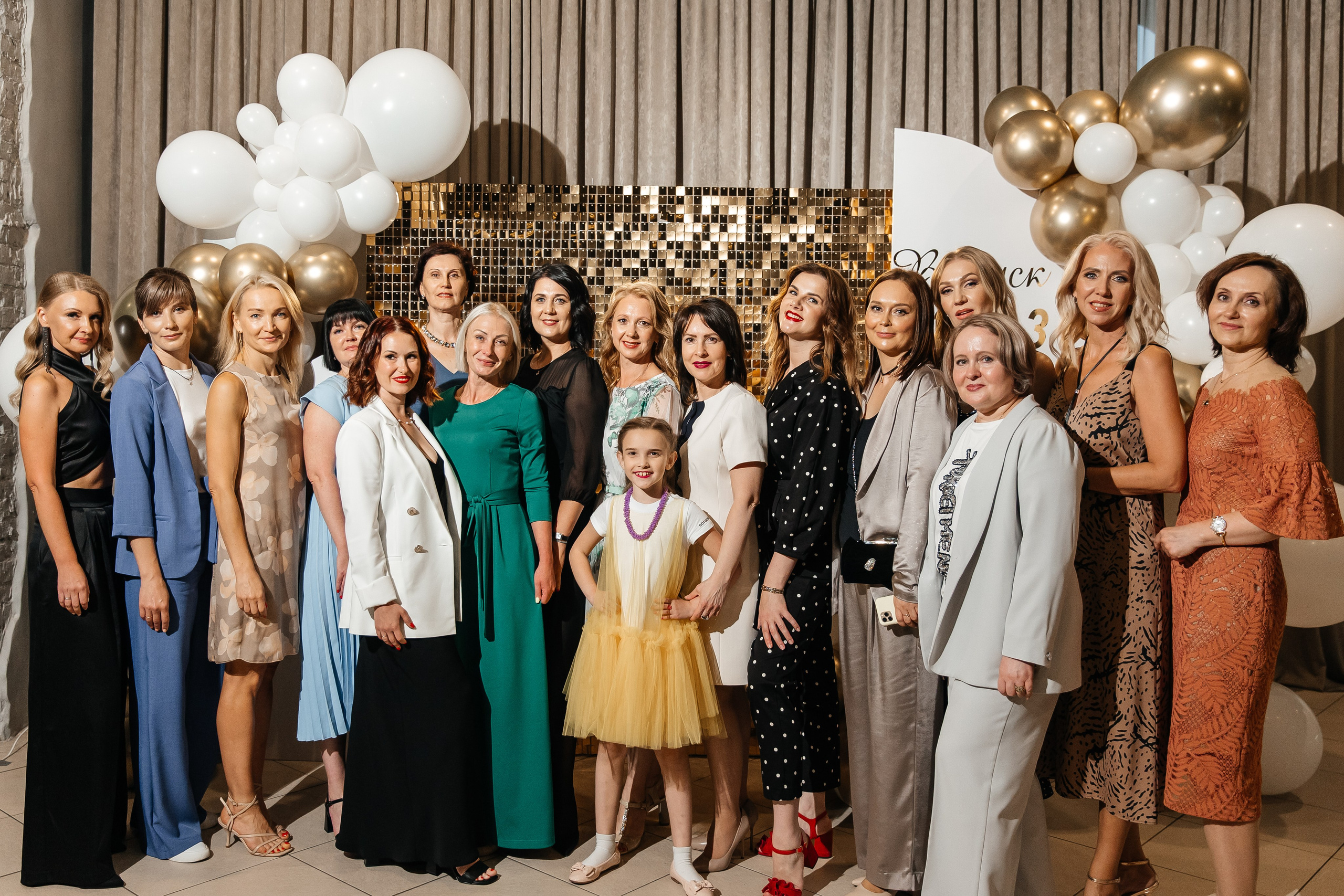 2023-06-23 Выпускной МБОУ СОШ № 10. Фотограф в Красноярске