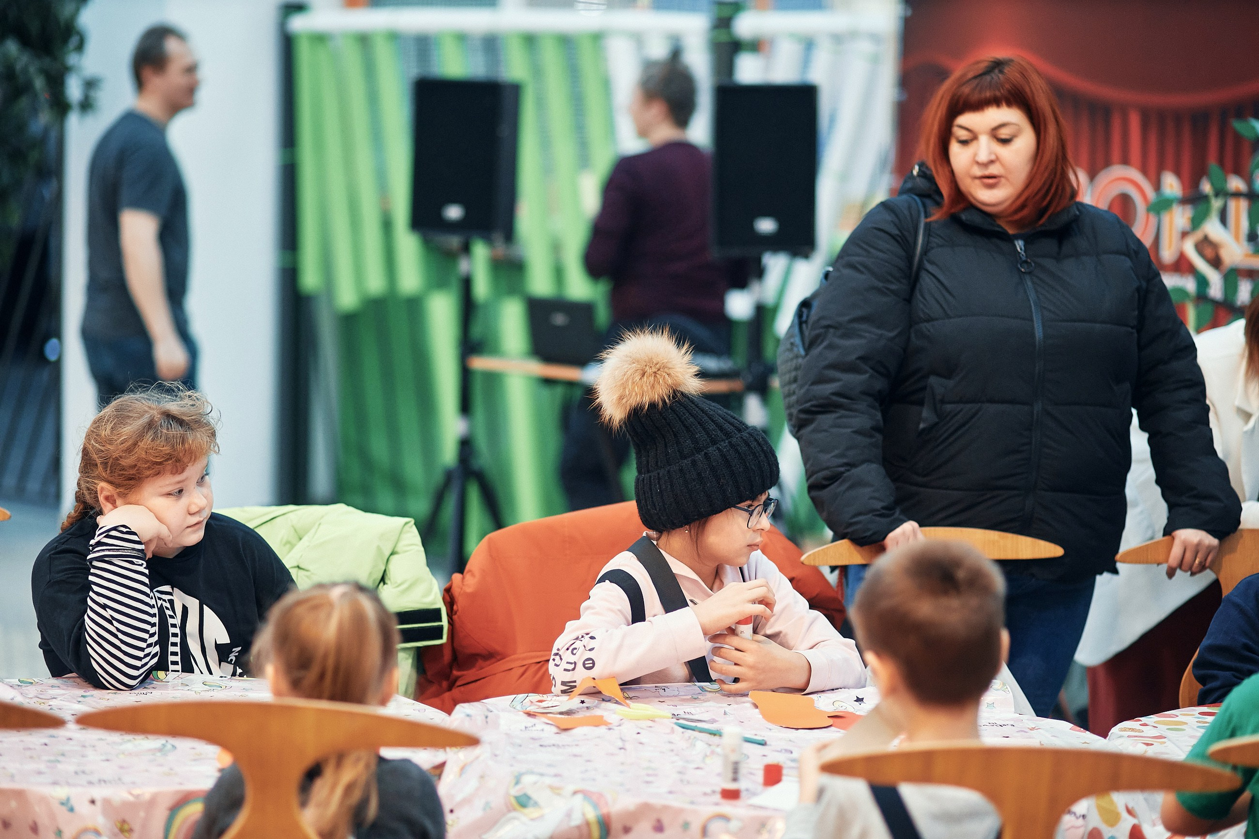 Детский новогодний праздник в ТЦ Июнь. Семейный и репортажной фотограф в Красноярске и Москве Виктор Бабинцев