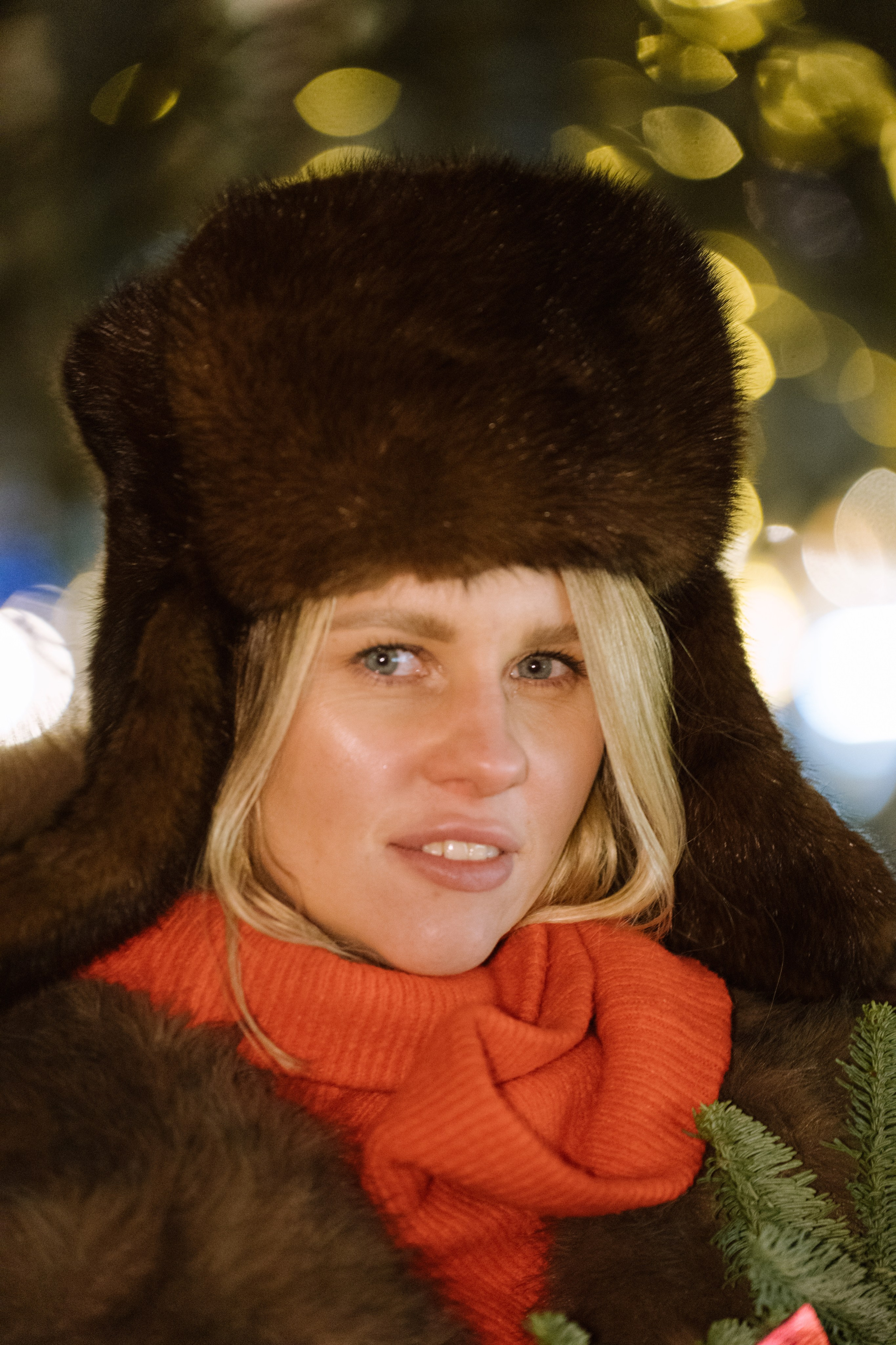 ПРОГУЛКА НА МАНЕЖНОЙ ПЛОЩАДИ ДЛЯ ДЕВУШКИ ПЕРЕД НОВЫМ ГОДОМ (НОВОГОДНЯЯ ФОТОСЕССИИЯ НА МАНЕЖНОЙ ПЛОЩАДИ). Профессиональный фотограф, Санкт-Петербург — Виктория Богомолова